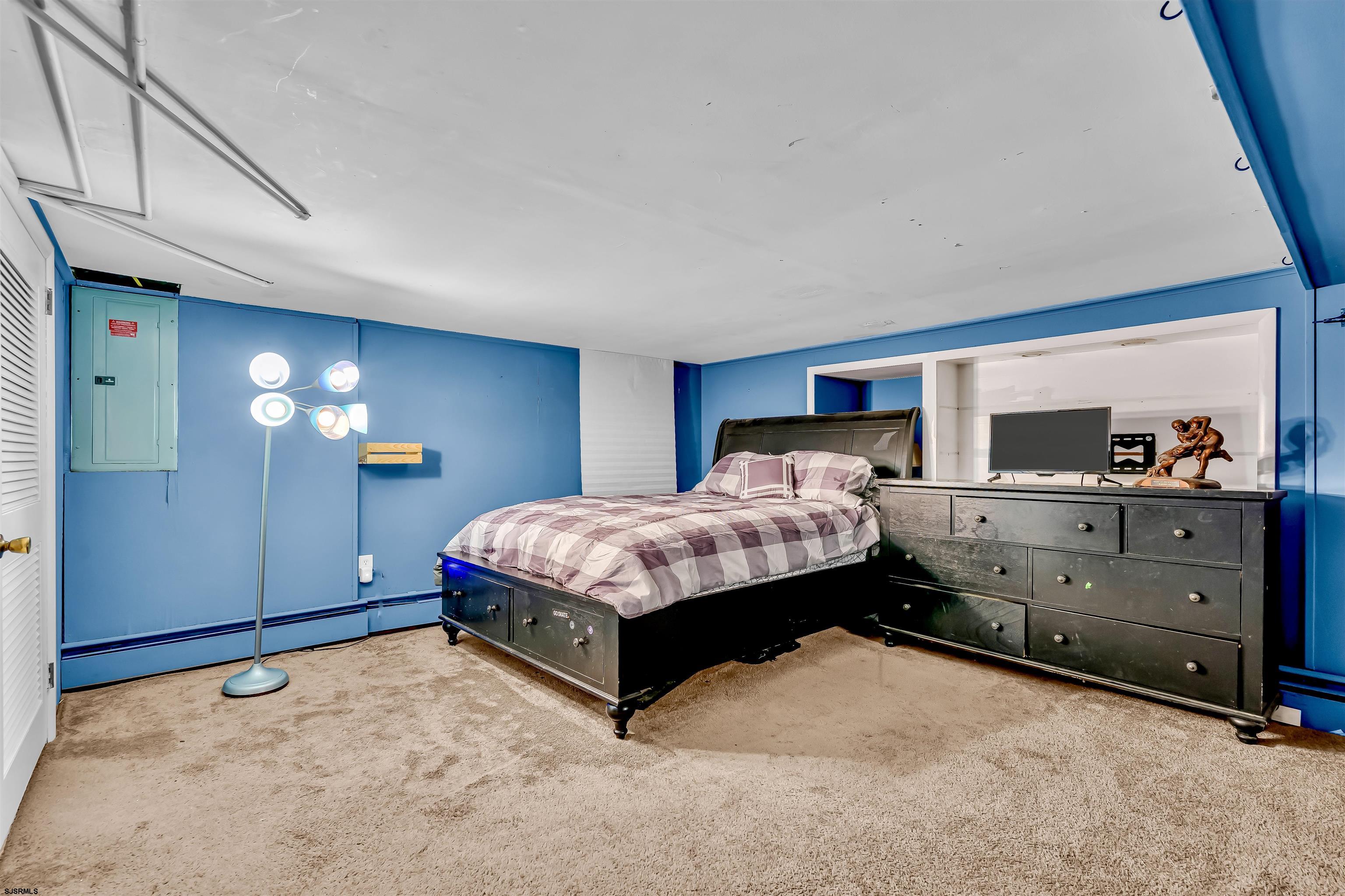 Northfield, New Jersey 08205, United States, 3 Bedrooms Bedrooms, ,2 BathroomsBathrooms,Residential,Pending,38618