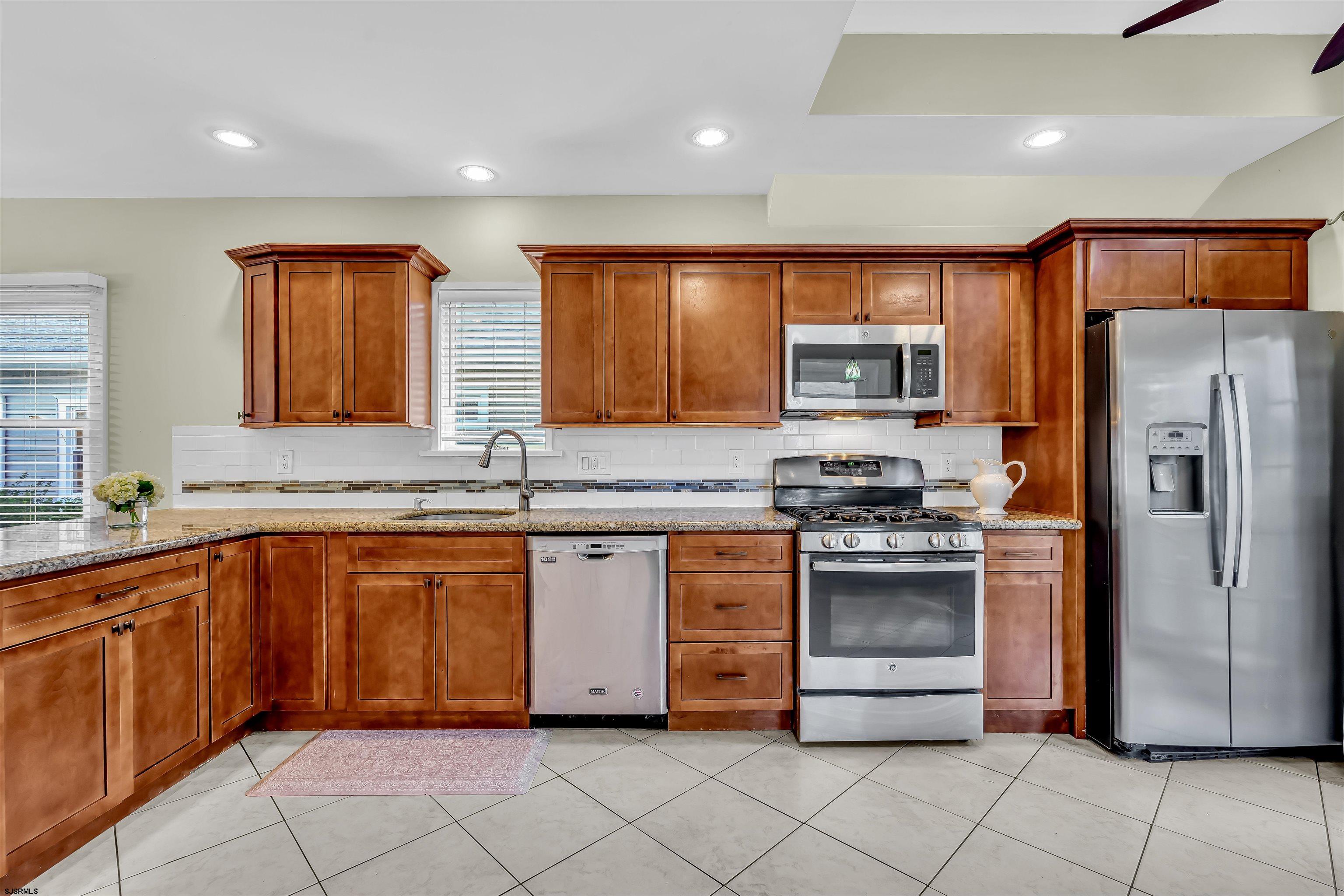 Northfield, New Jersey 08205, United States, 3 Bedrooms Bedrooms, ,2 BathroomsBathrooms,Residential,Pending,38618