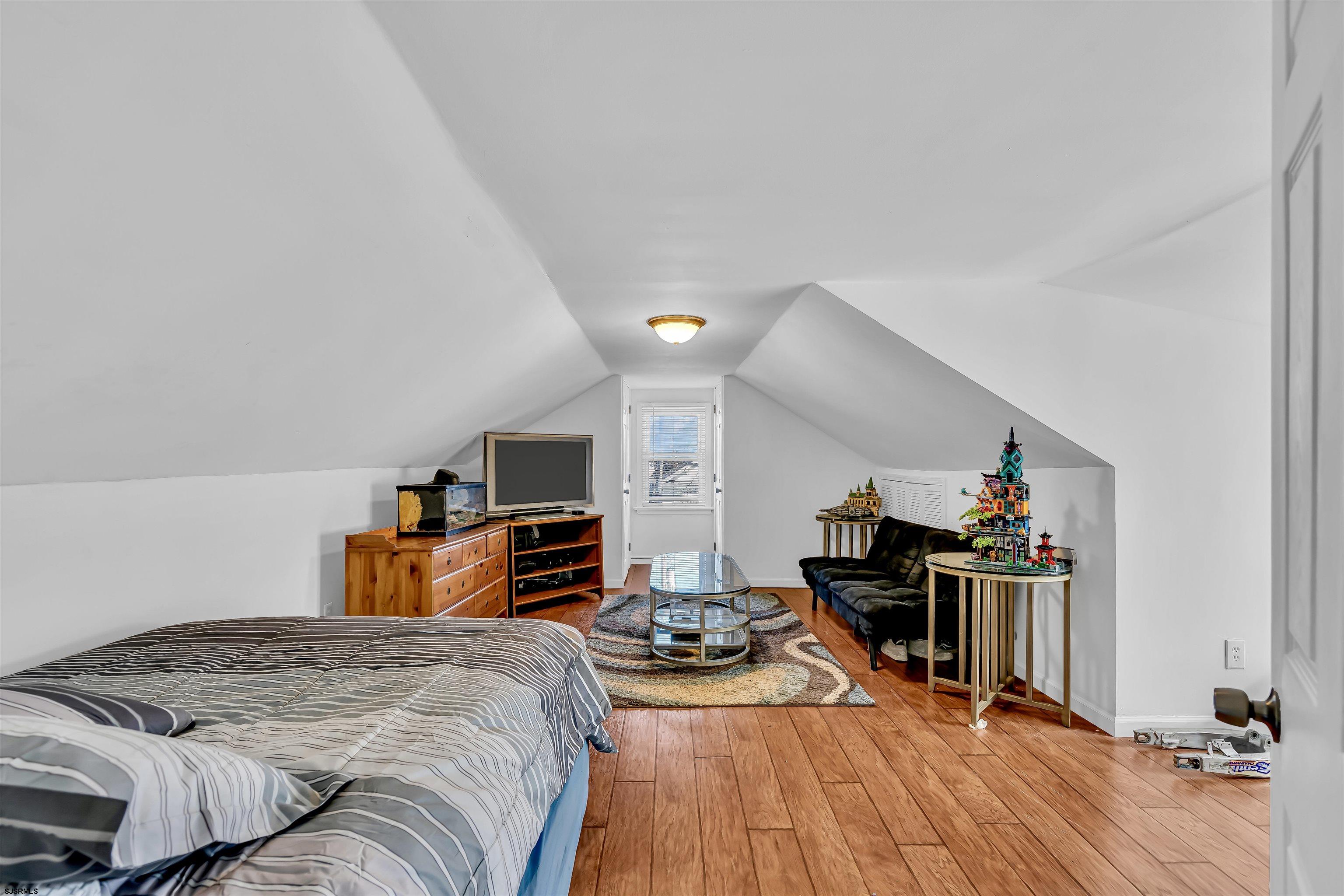 Northfield, New Jersey 08205, United States, 3 Bedrooms Bedrooms, ,2 BathroomsBathrooms,Residential,Pending,38618