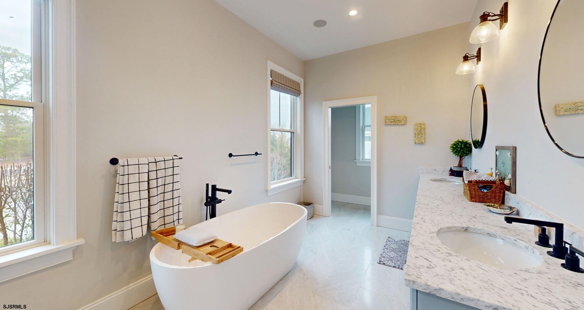 Ocean View, New Jersey 08230, United States, 5 Bedrooms Bedrooms, ,5 BathroomsBathrooms,Residential,Active,94922