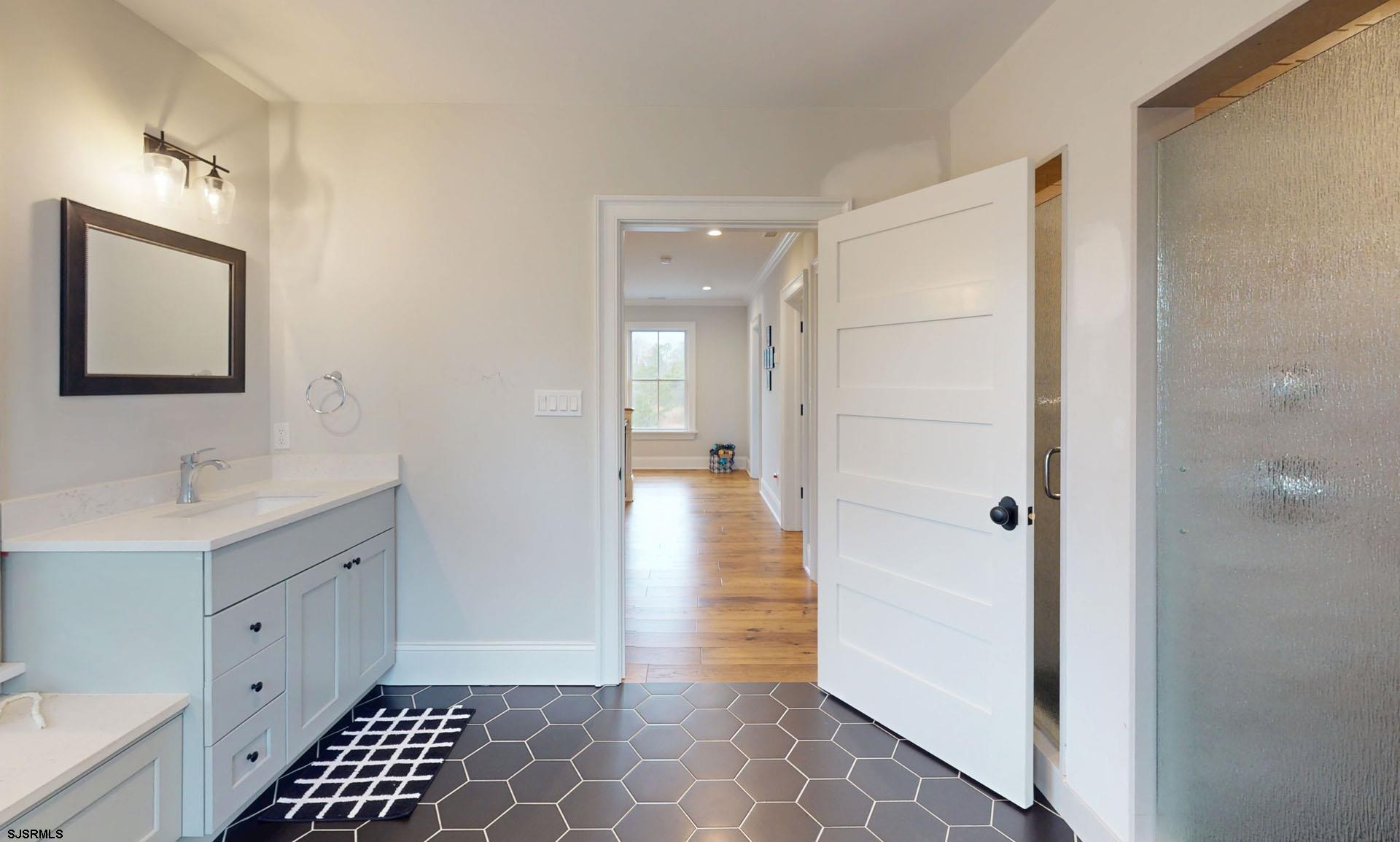 Ocean View, New Jersey 08230, United States, 5 Bedrooms Bedrooms, ,5 BathroomsBathrooms,Residential,Active,94922