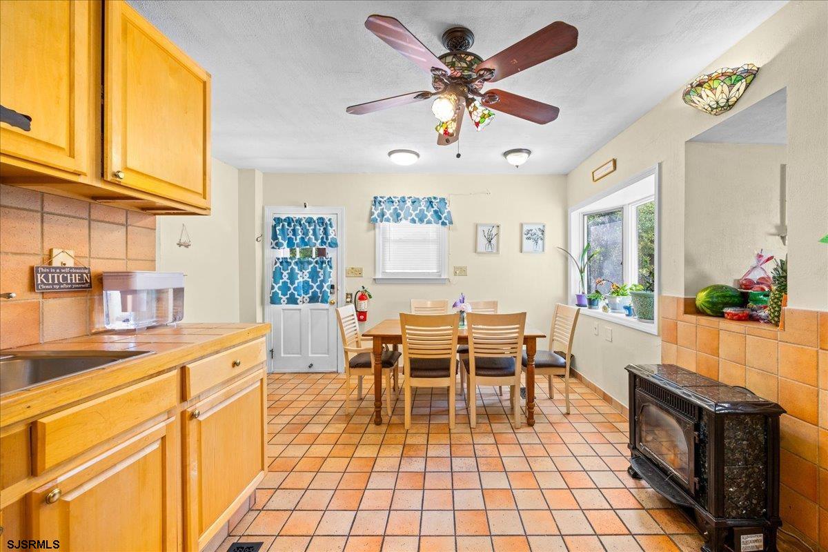 Absecon, New Jersey 08201, United States, 5 Bedrooms Bedrooms, ,4 BathroomsBathrooms,Residential,Active,210461