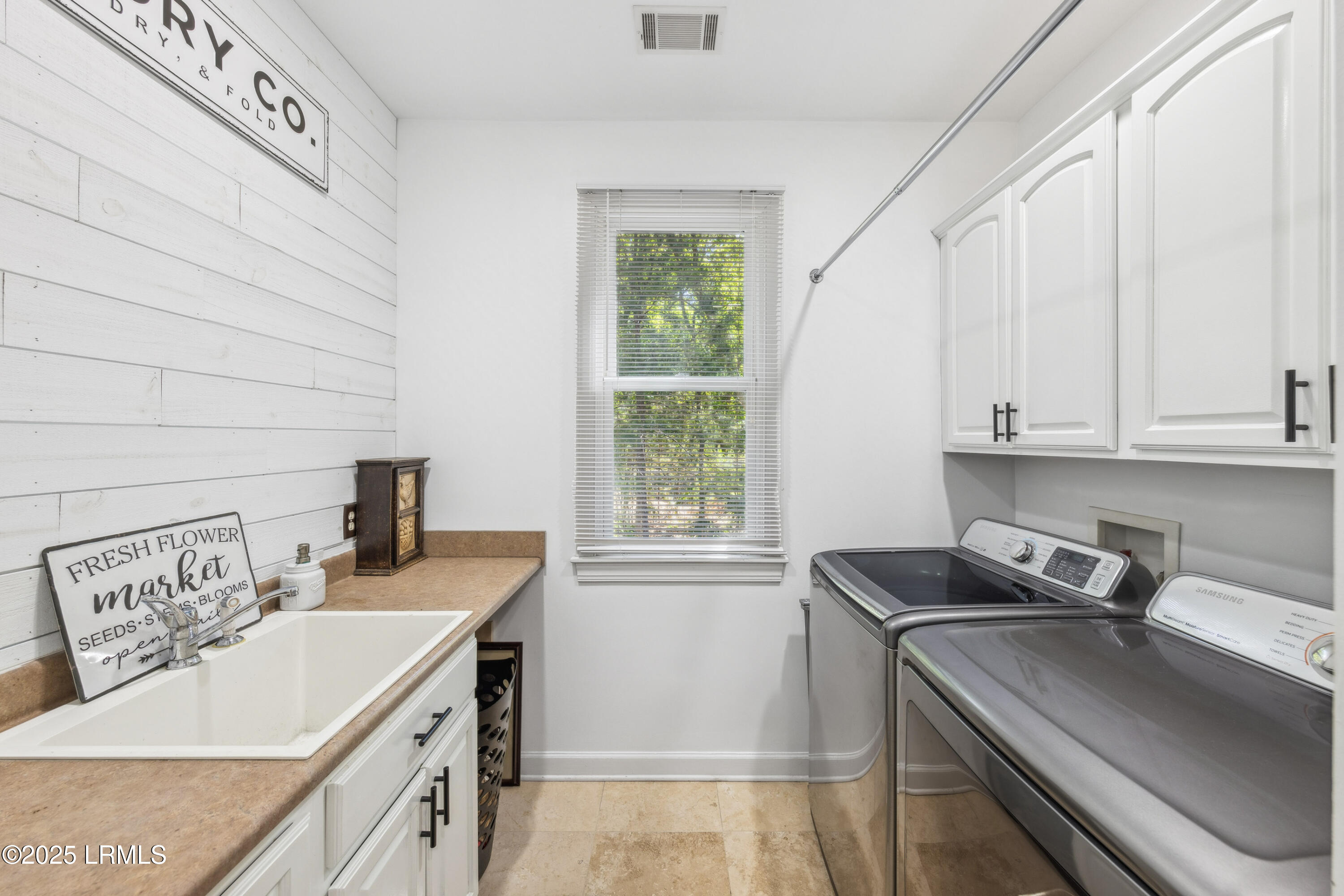 Beaufort, South Carolina 29907, United States, 3 Bedrooms Bedrooms, ,3 BathroomsBathrooms,Residential,Active,112408