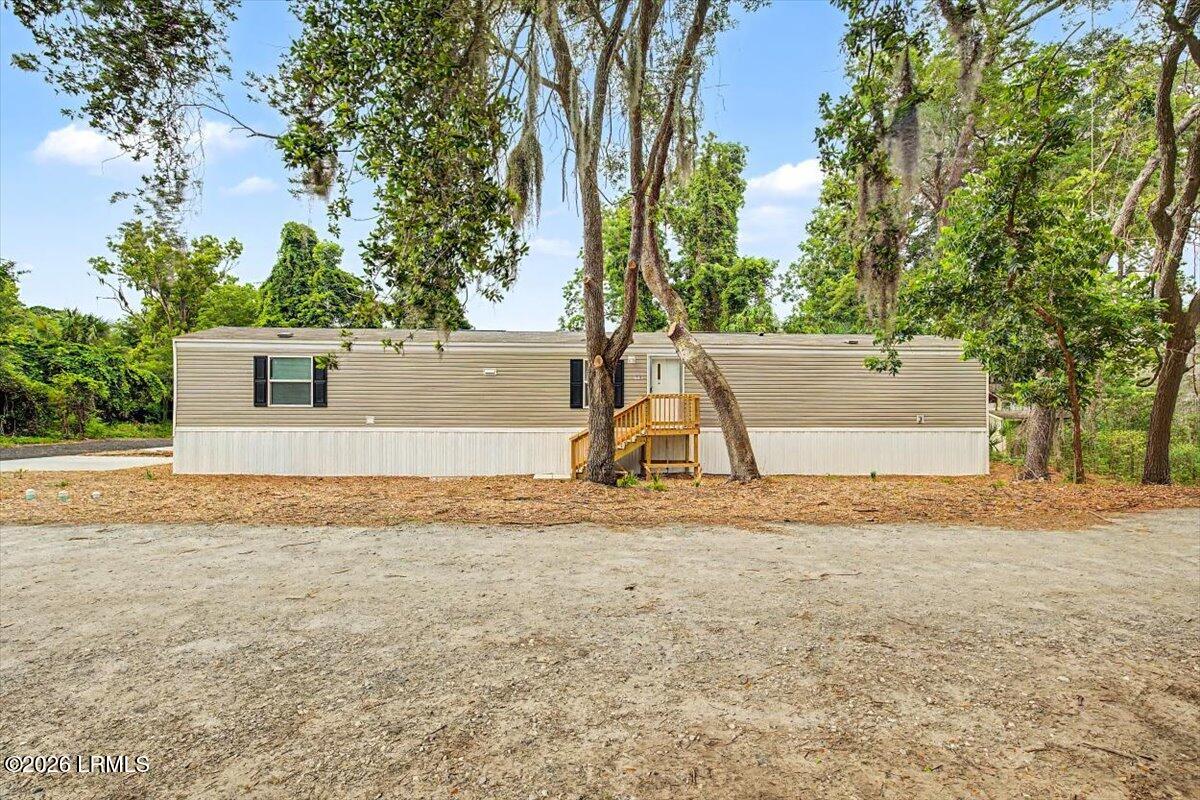 120 Red Fox Manor