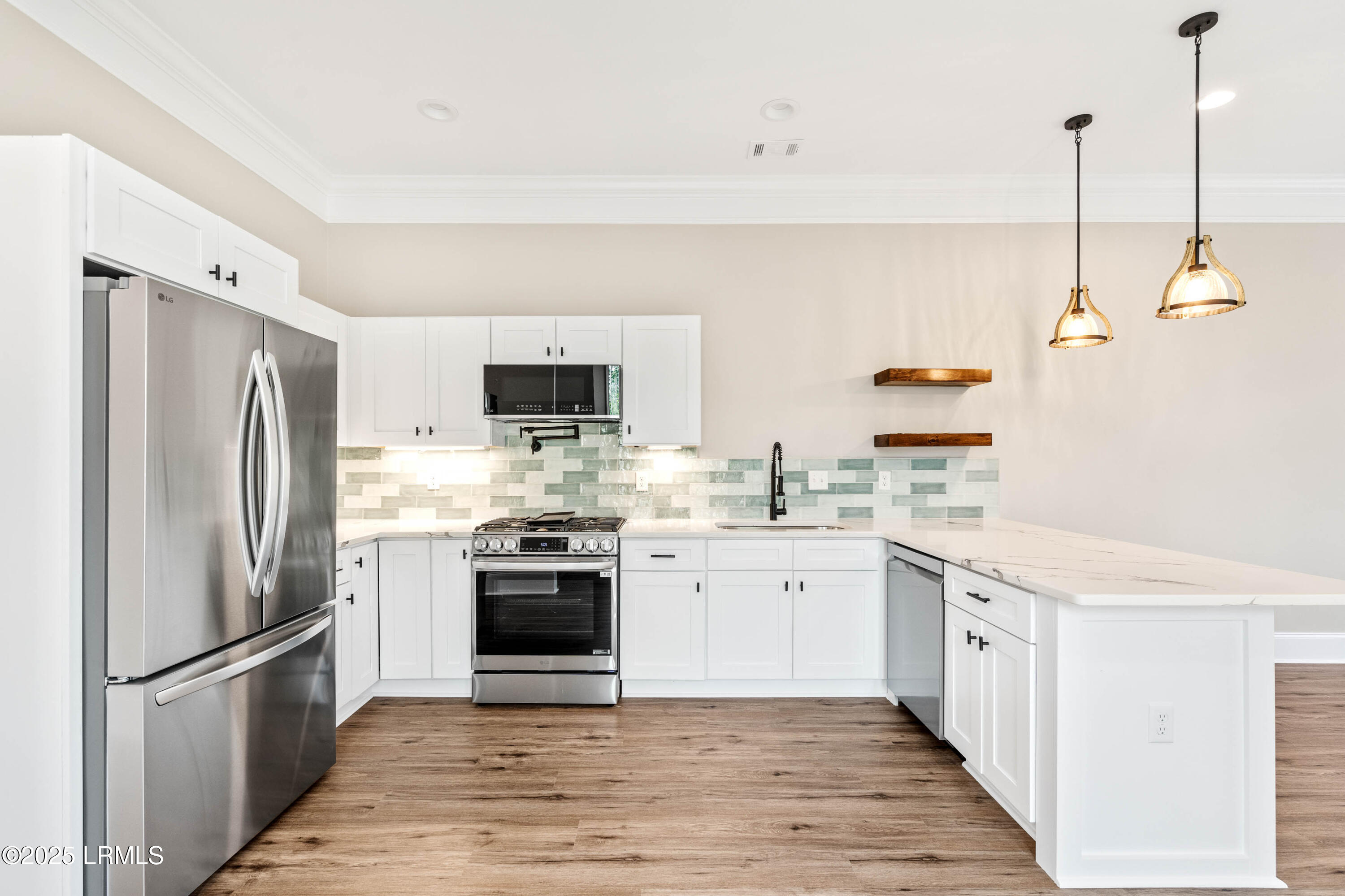 Beaufort, South Carolina 29902, United States, 2 Bedrooms Bedrooms, ,3 BathroomsBathrooms,Residential,Active,17474