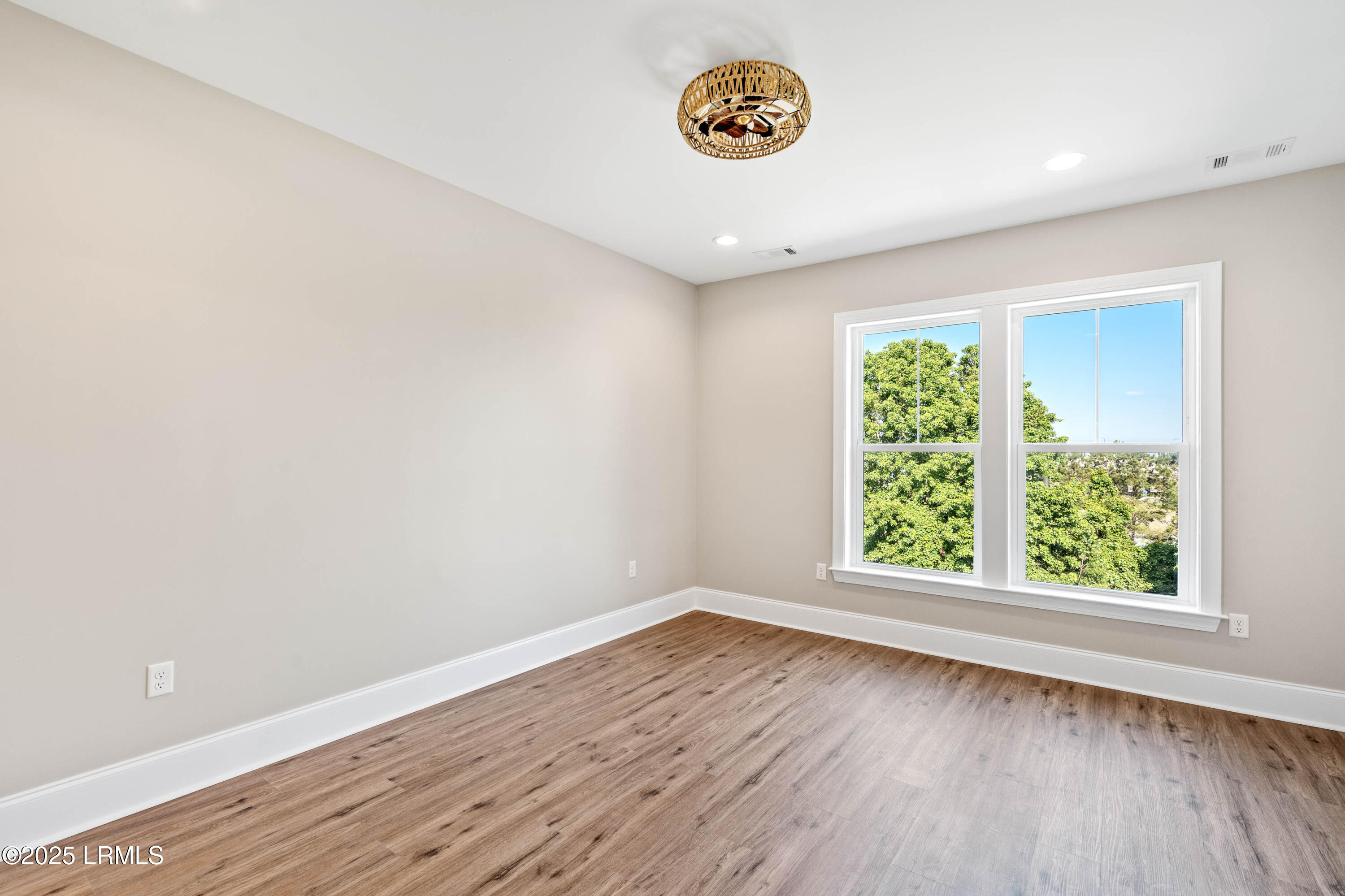 Beaufort, South Carolina 29902, United States, 2 Bedrooms Bedrooms, ,3 BathroomsBathrooms,Residential,Active,17474