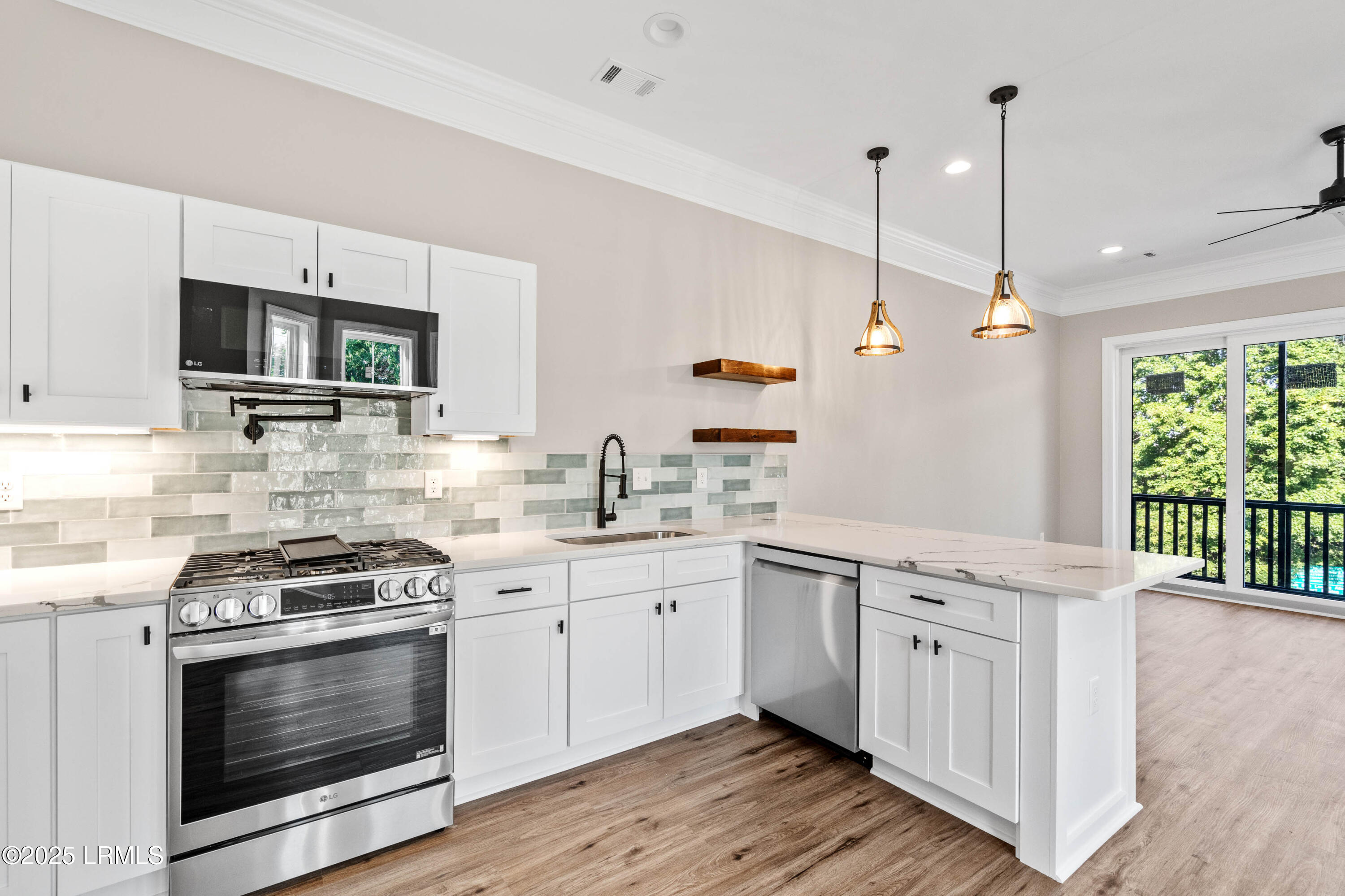 Beaufort, South Carolina 29902, United States, 2 Bedrooms Bedrooms, ,3 BathroomsBathrooms,Residential,Active,17474