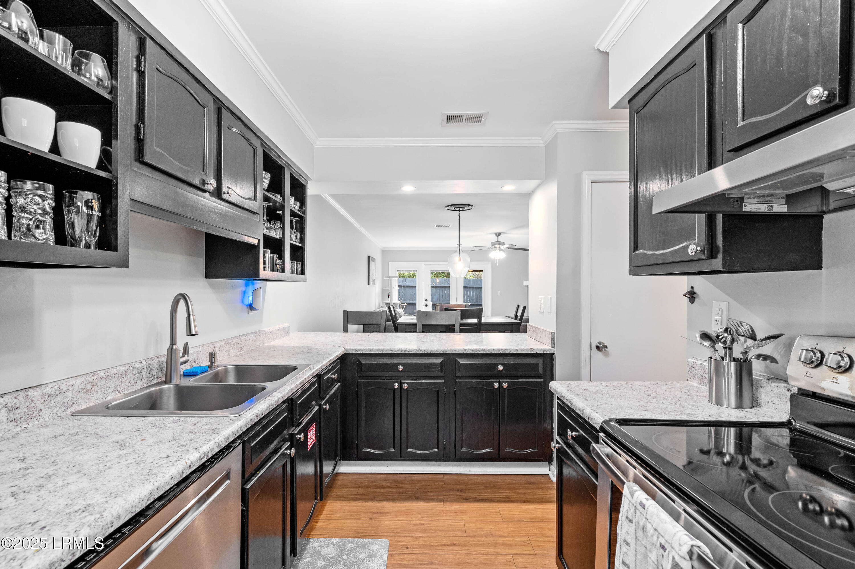 Beaufort, South Carolina 29902, United States, 2 Bedrooms Bedrooms, ,3 BathroomsBathrooms,Residential,Active,128302