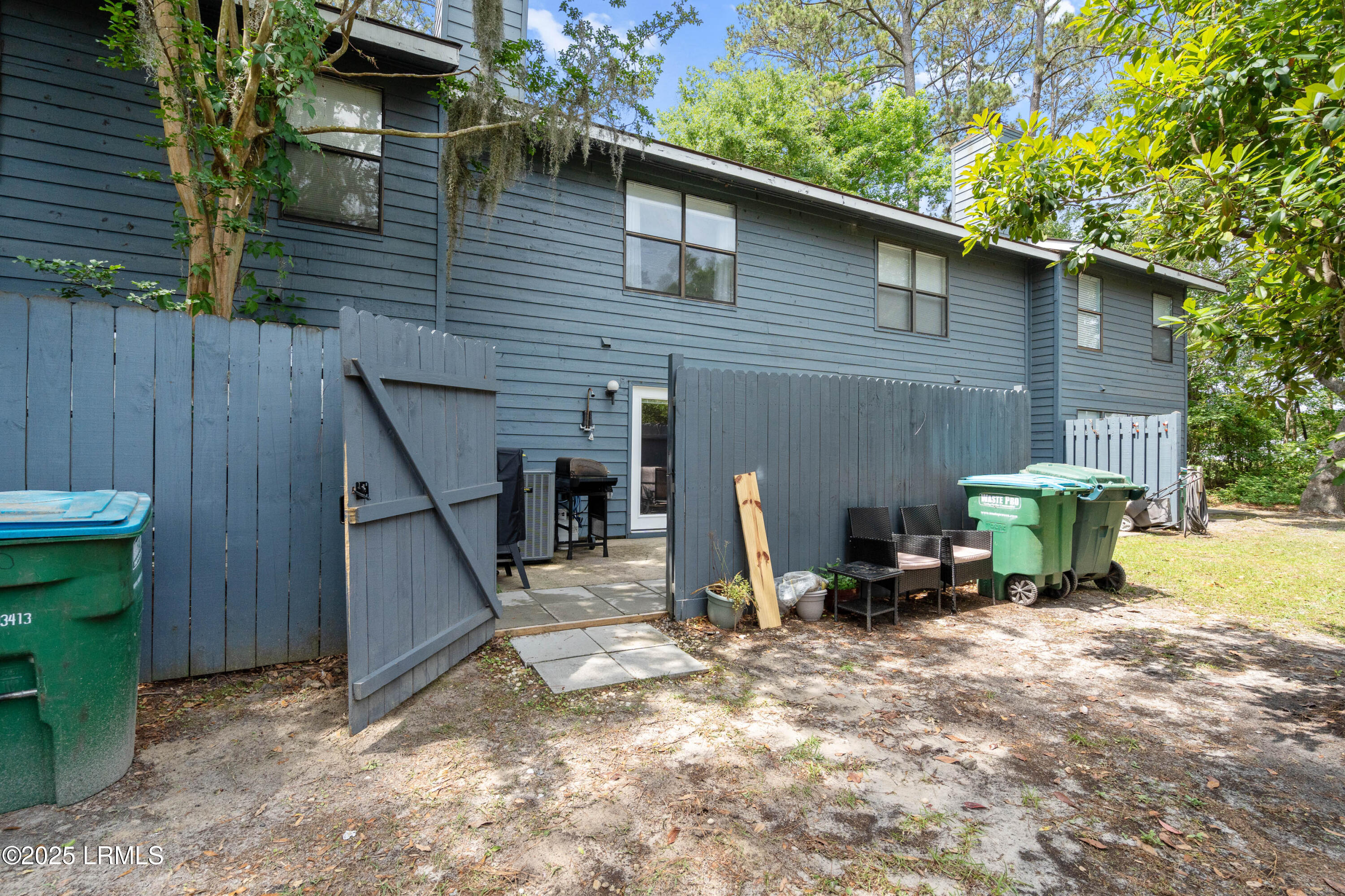 Beaufort, South Carolina 29902, United States, 2 Bedrooms Bedrooms, ,3 BathroomsBathrooms,Residential,Active,128302