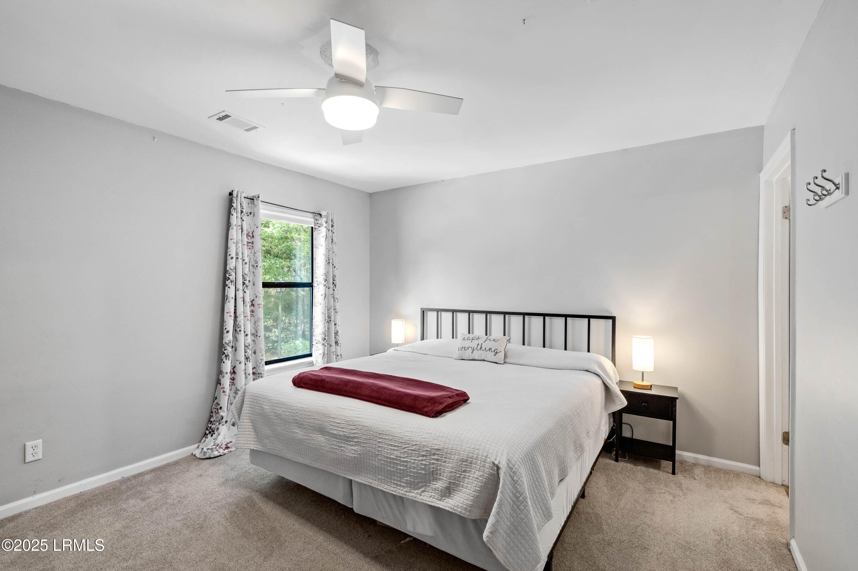 Beaufort, South Carolina 29902, United States, 2 Bedrooms Bedrooms, ,3 BathroomsBathrooms,Residential,Active,128302