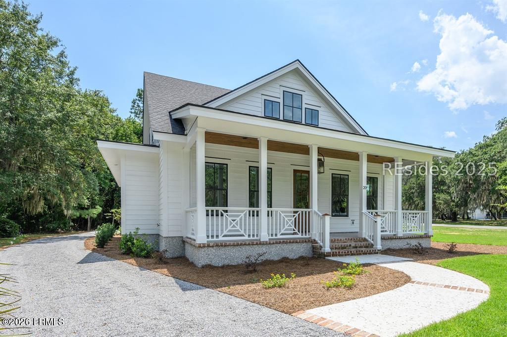 20 Millers Pond Drive