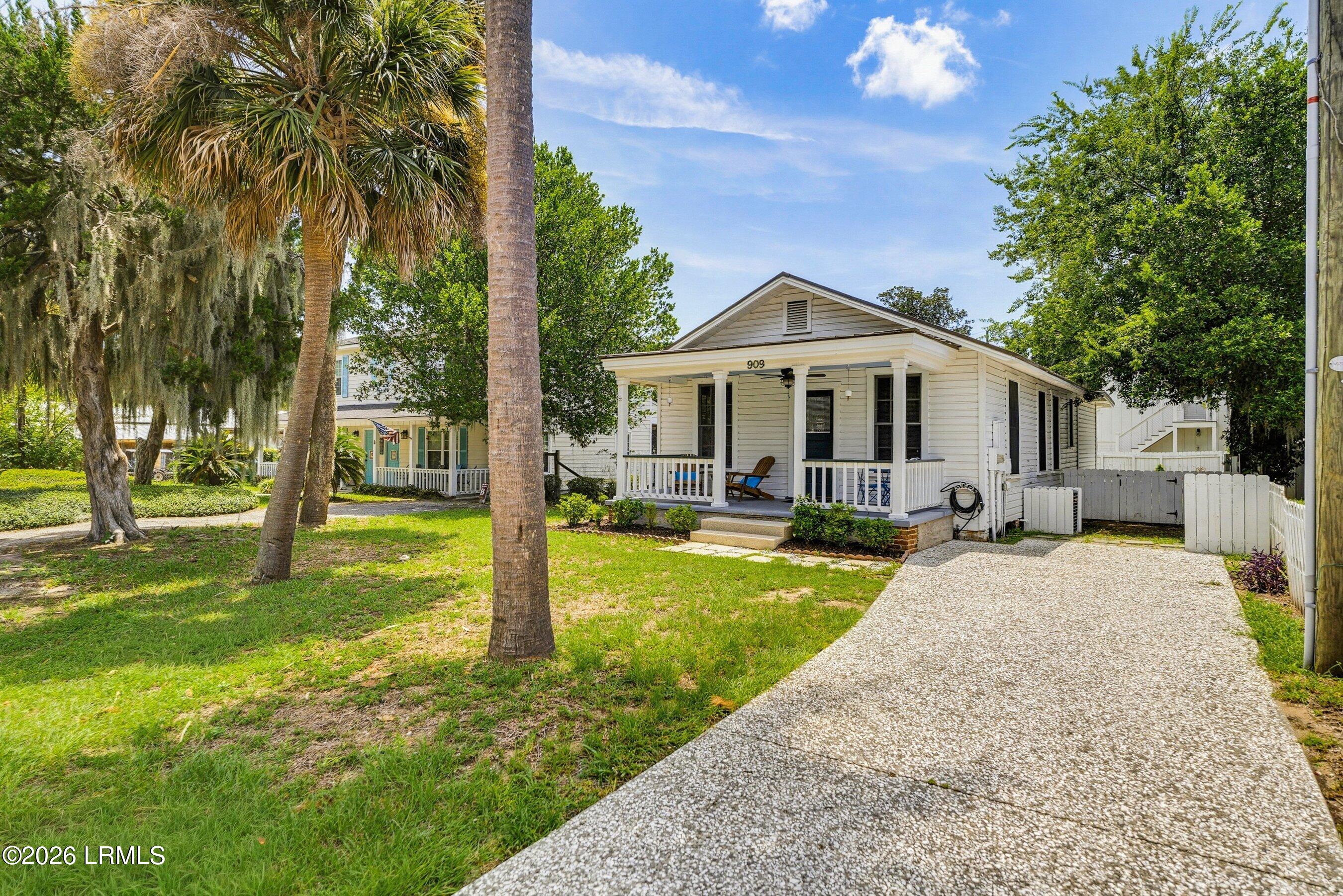 909 8th Street