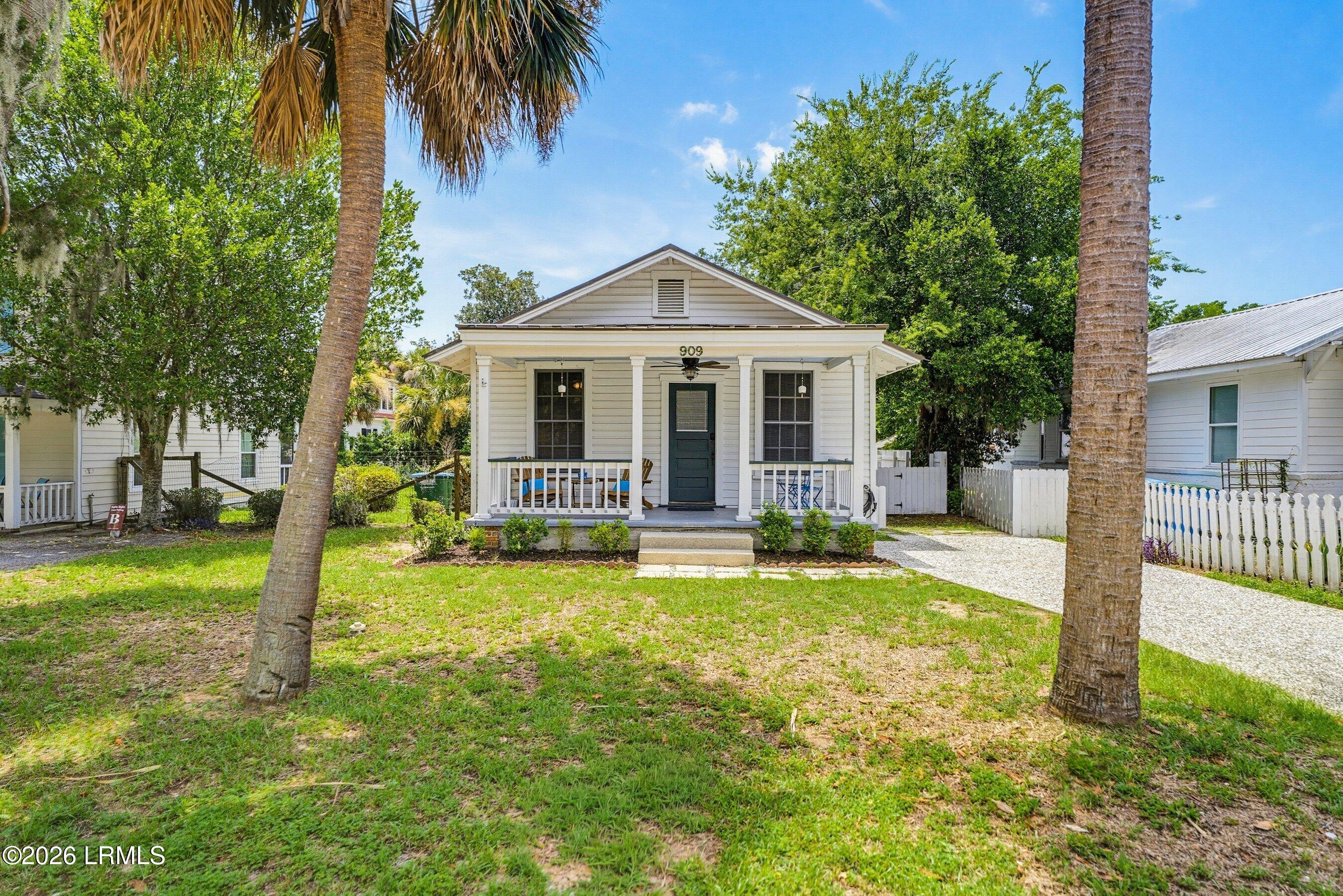 909 8th Street