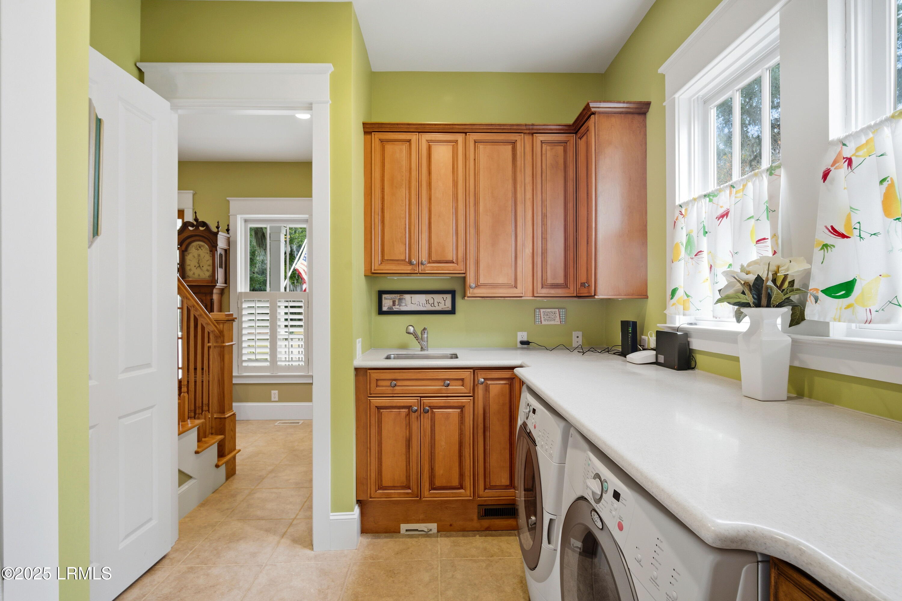 Beaufort, South Carolina 29907, United States, 4 Bedrooms Bedrooms, ,4 BathroomsBathrooms,Residential,Active,237941