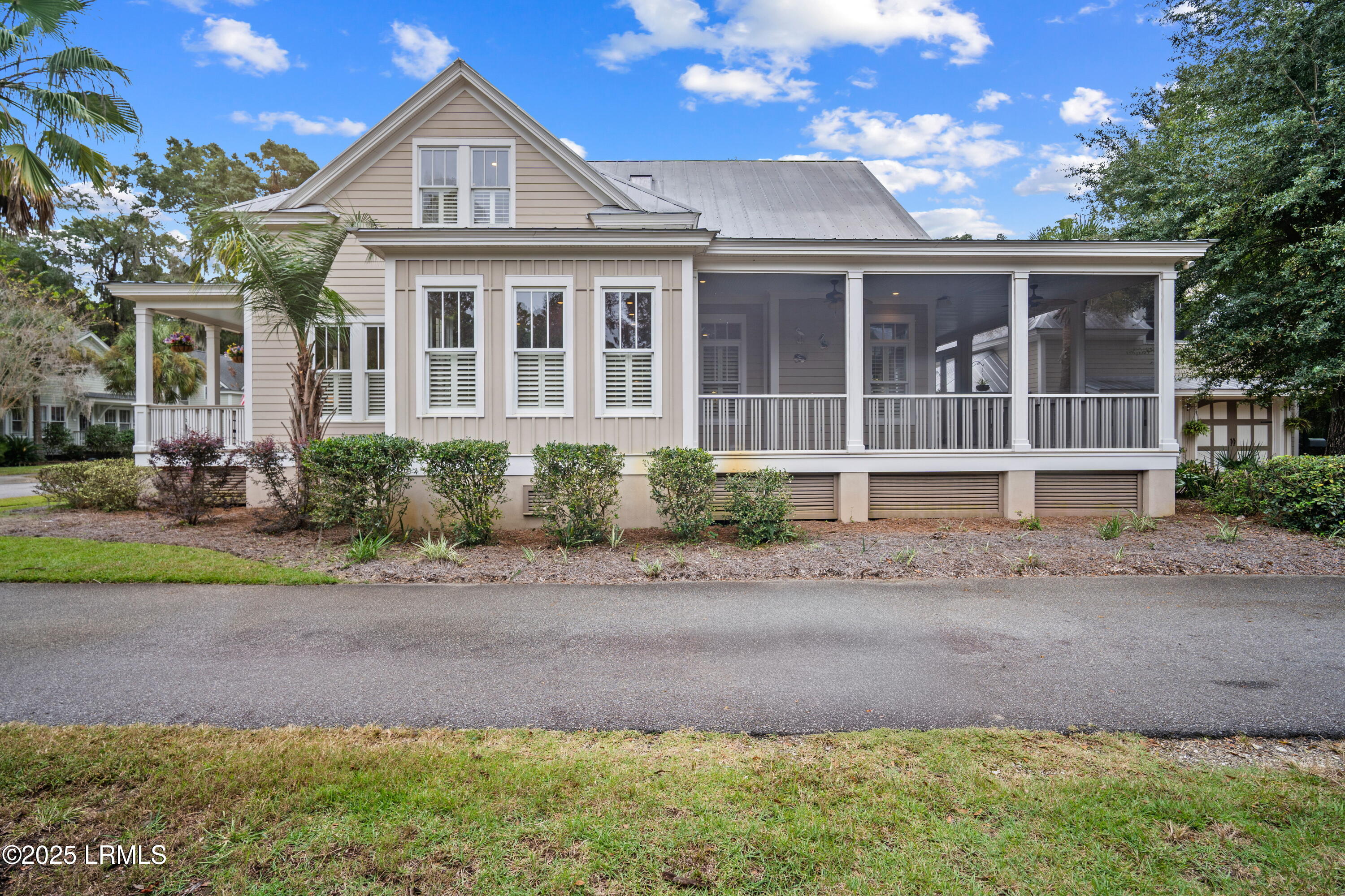 Beaufort, South Carolina 29907, United States, 4 Bedrooms Bedrooms, ,4 BathroomsBathrooms,Residential,Active,237941