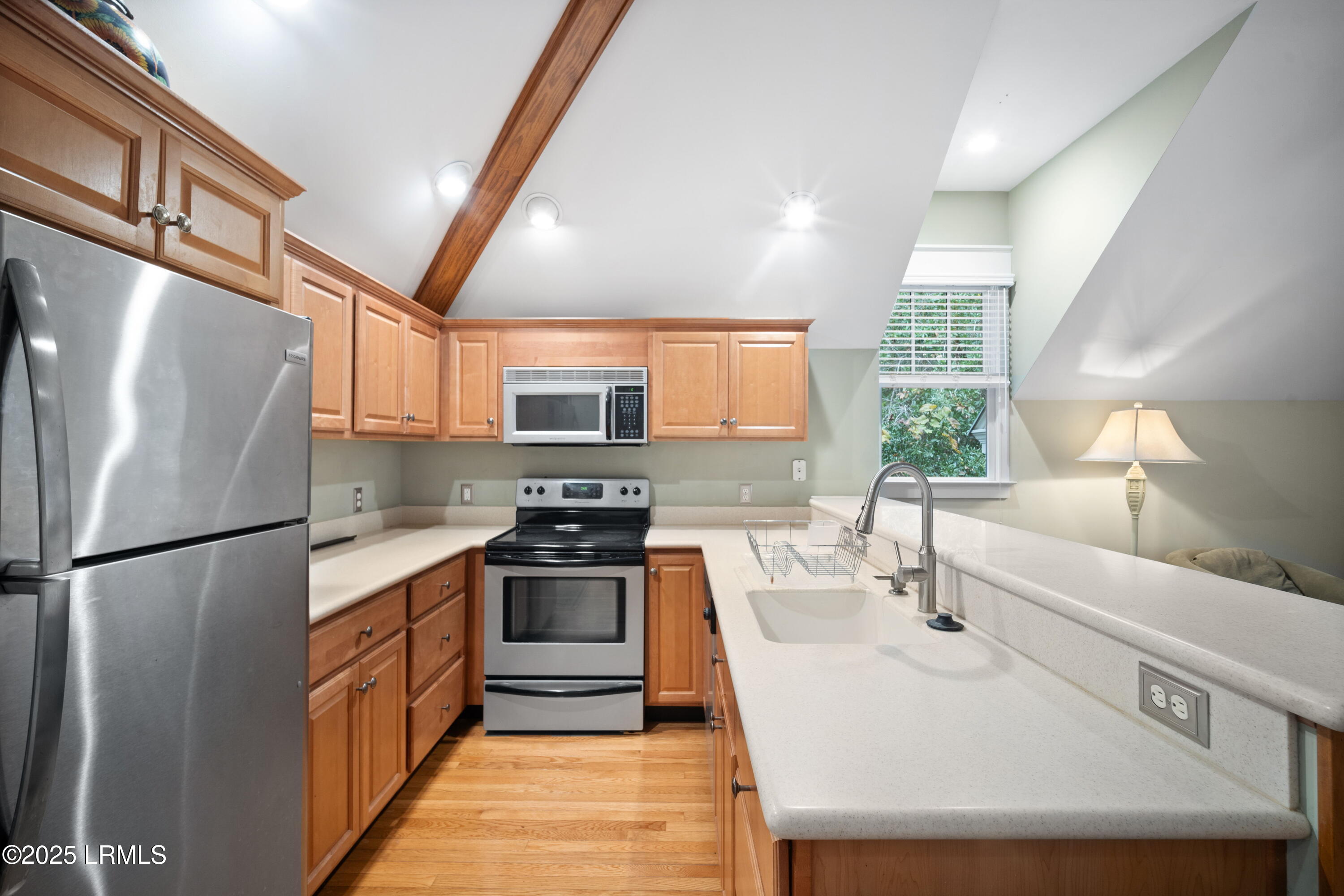 Beaufort, South Carolina 29907, United States, 4 Bedrooms Bedrooms, ,4 BathroomsBathrooms,Residential,Active,237941