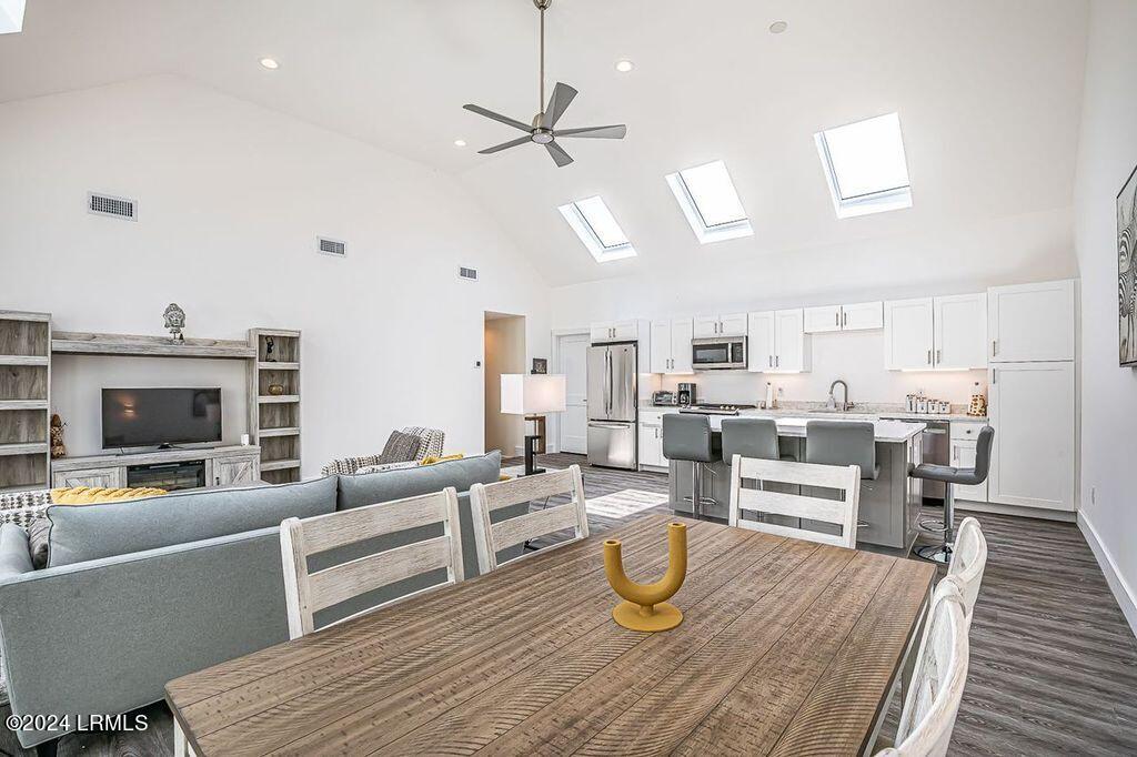 Dataw Island, South Carolina 29920, United States, 5 Bedrooms Bedrooms, ,5 BathroomsBathrooms,Residential,Pending,59286