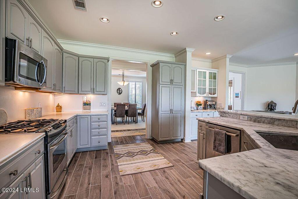 Dataw Island, South Carolina 29920, United States, 5 Bedrooms Bedrooms, ,5 BathroomsBathrooms,Residential,Pending,59286