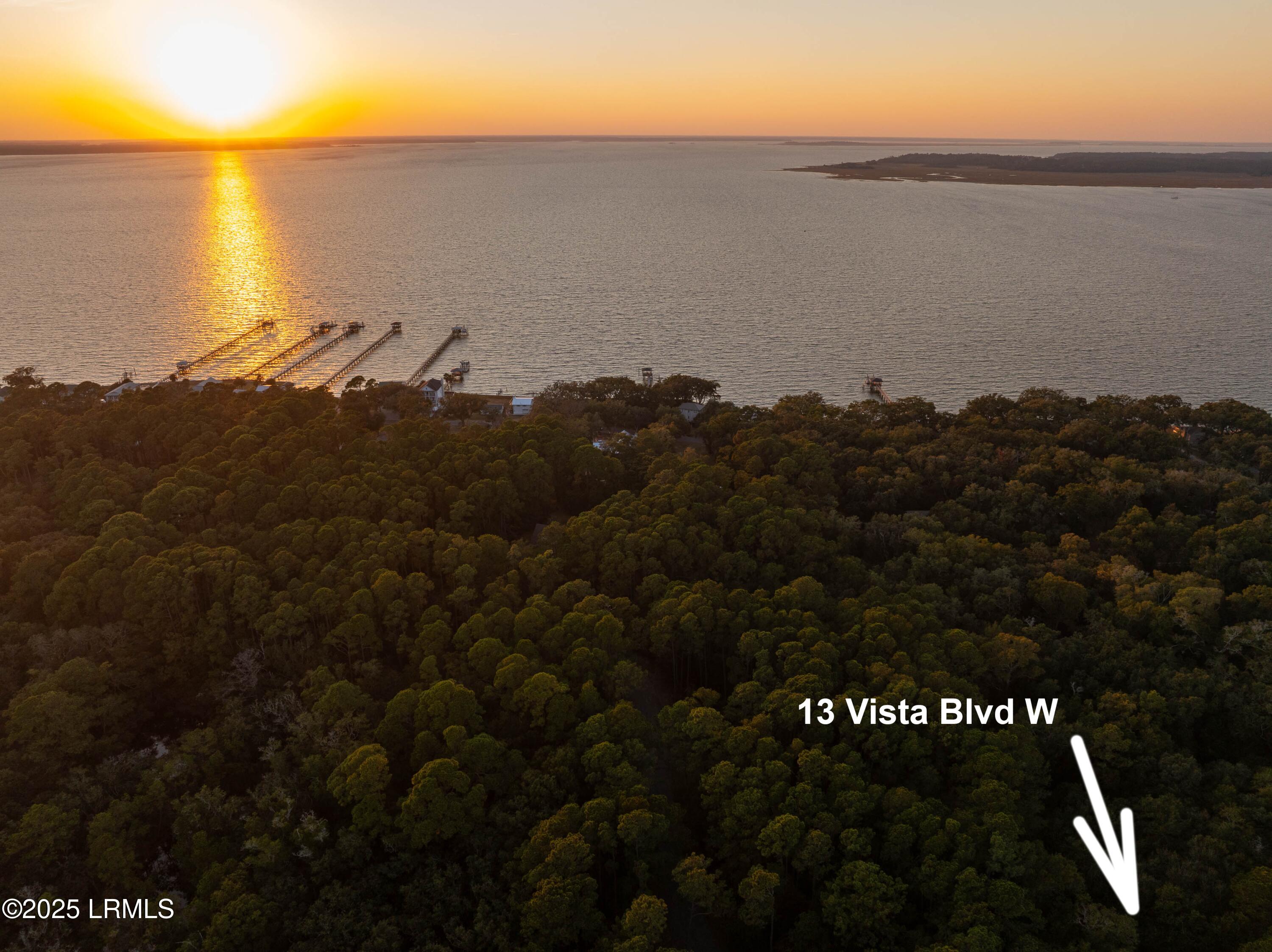 13 Vista Boulevard W