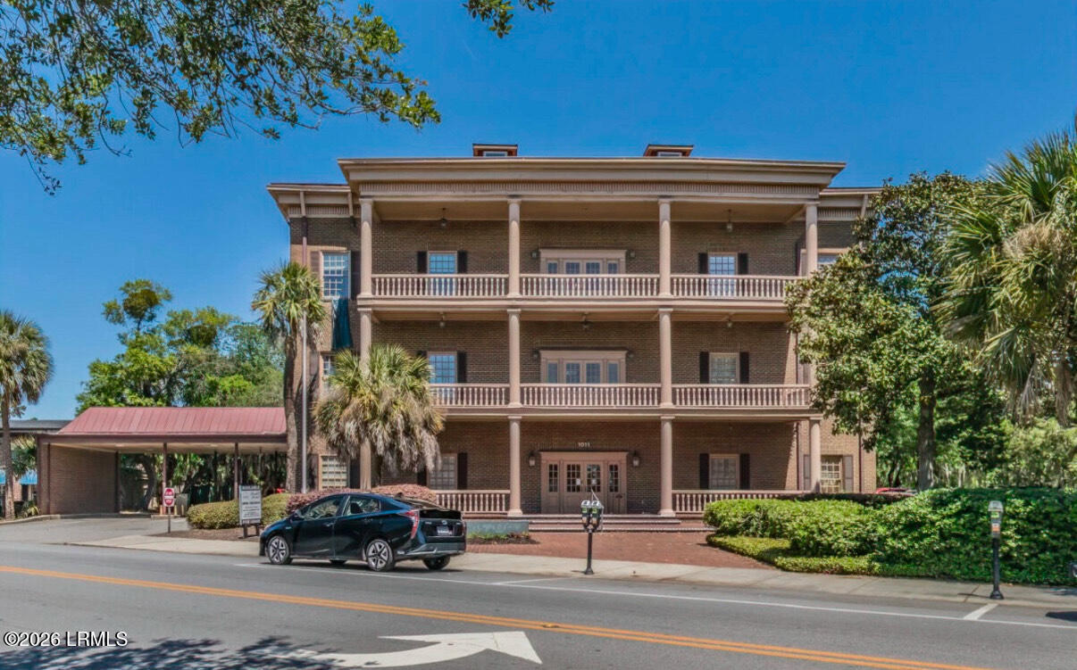 1011 Bay Street 106