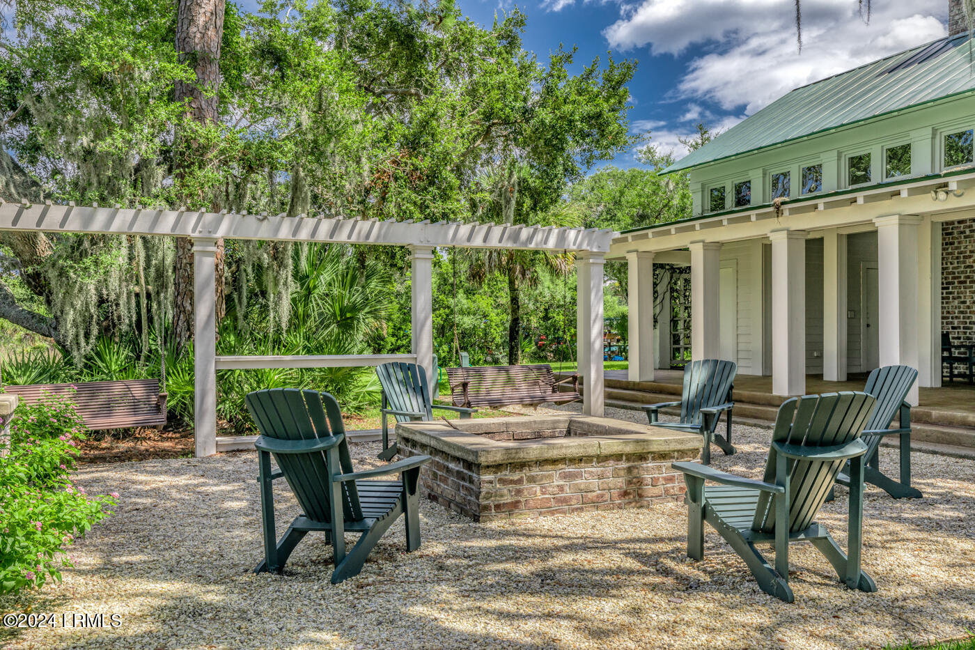 Beaufort, South Carolina 29906, United States, 2 Bedrooms Bedrooms, ,3 BathroomsBathrooms,Residential,Active,37090