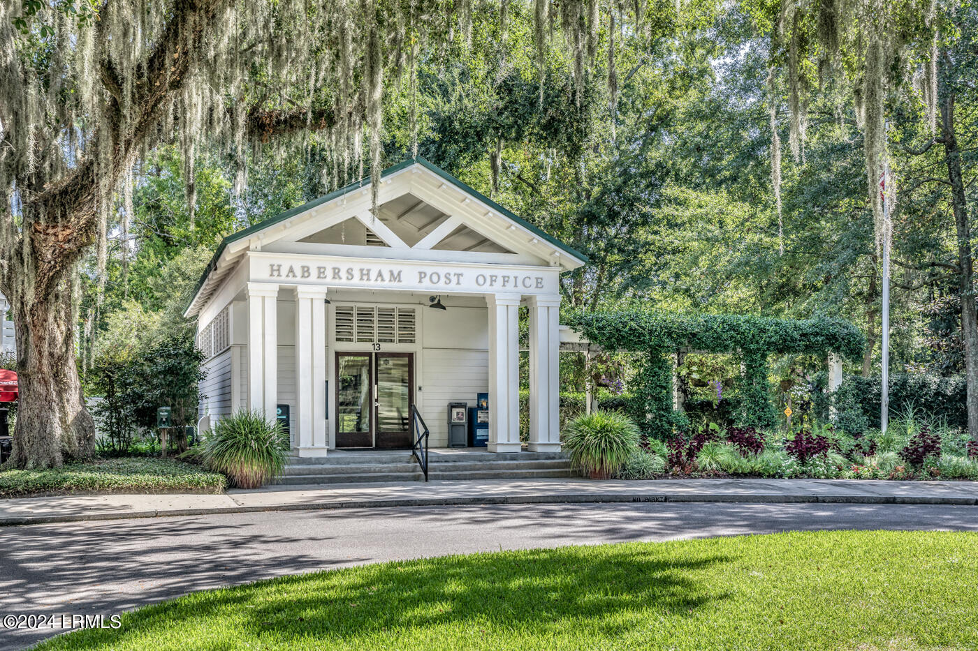 Beaufort, South Carolina 29906, United States, 2 Bedrooms Bedrooms, ,3 BathroomsBathrooms,Residential,Active,37090
