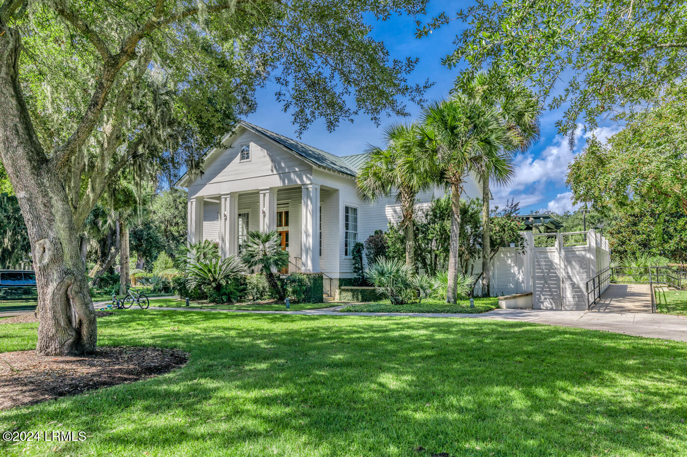 Beaufort, South Carolina 29906, United States, 2 Bedrooms Bedrooms, ,3 BathroomsBathrooms,Residential,Active,37090