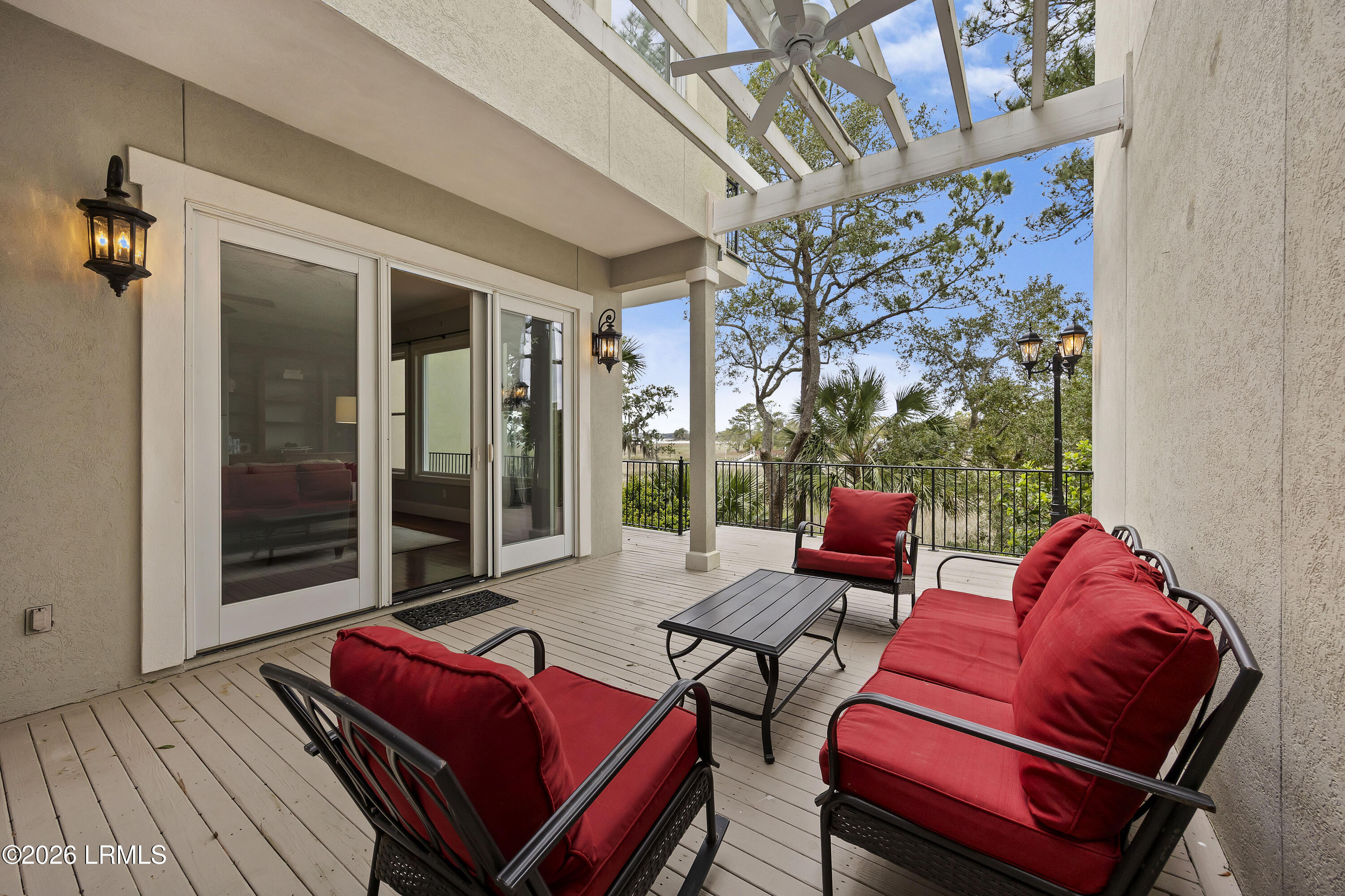 64 Crosstree Drive N