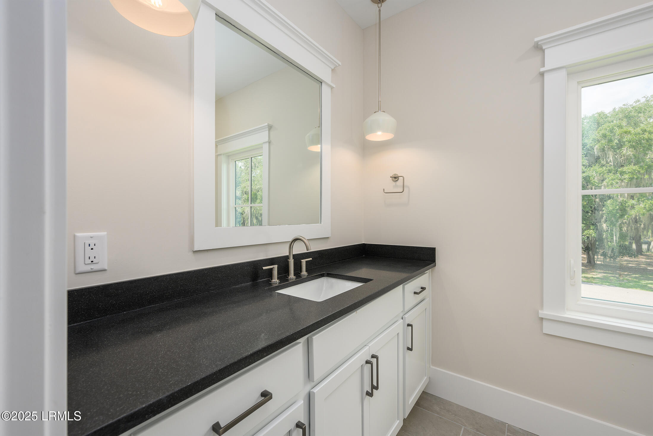 Beaufort, South Carolina 29907, United States, 4 Bedrooms Bedrooms, ,3 BathroomsBathrooms,Residential,Active,160408