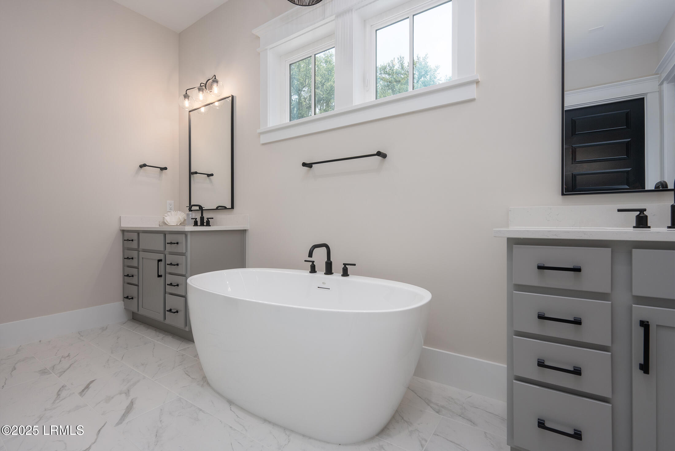 Beaufort, South Carolina 29907, United States, 4 Bedrooms Bedrooms, ,3 BathroomsBathrooms,Residential,Active,160408