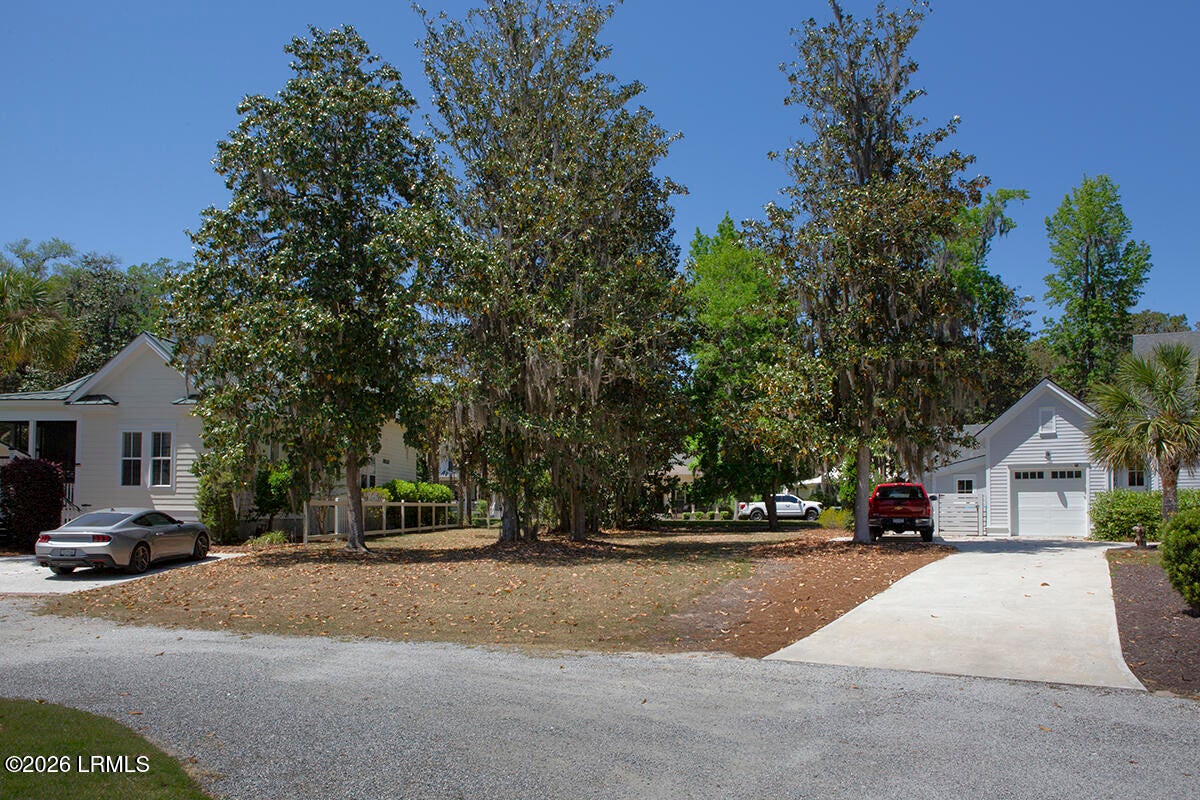 98 Gautier Place