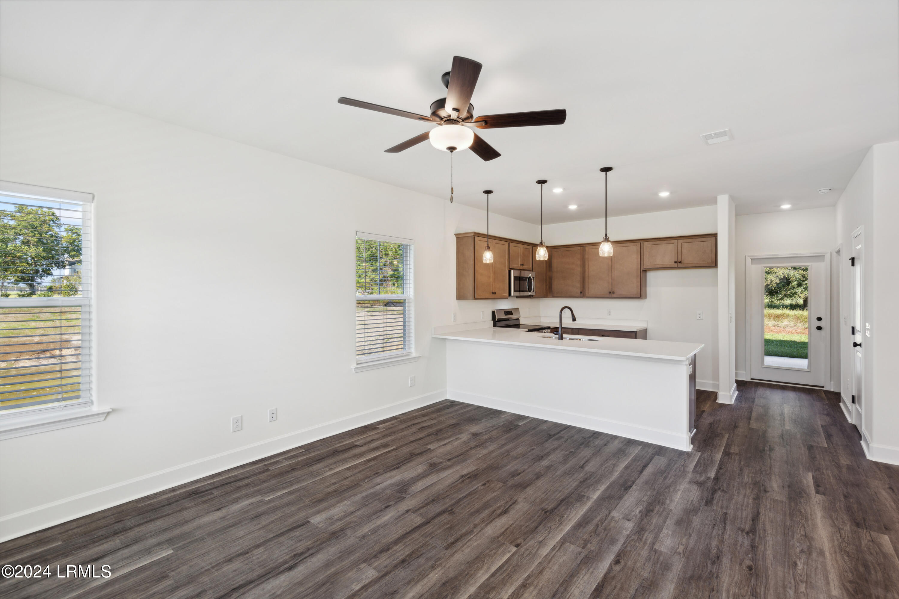 Ridgeland, South Carolina 29936, United States, 3 Bedrooms Bedrooms, ,3 BathroomsBathrooms,Residential,Pending,38540