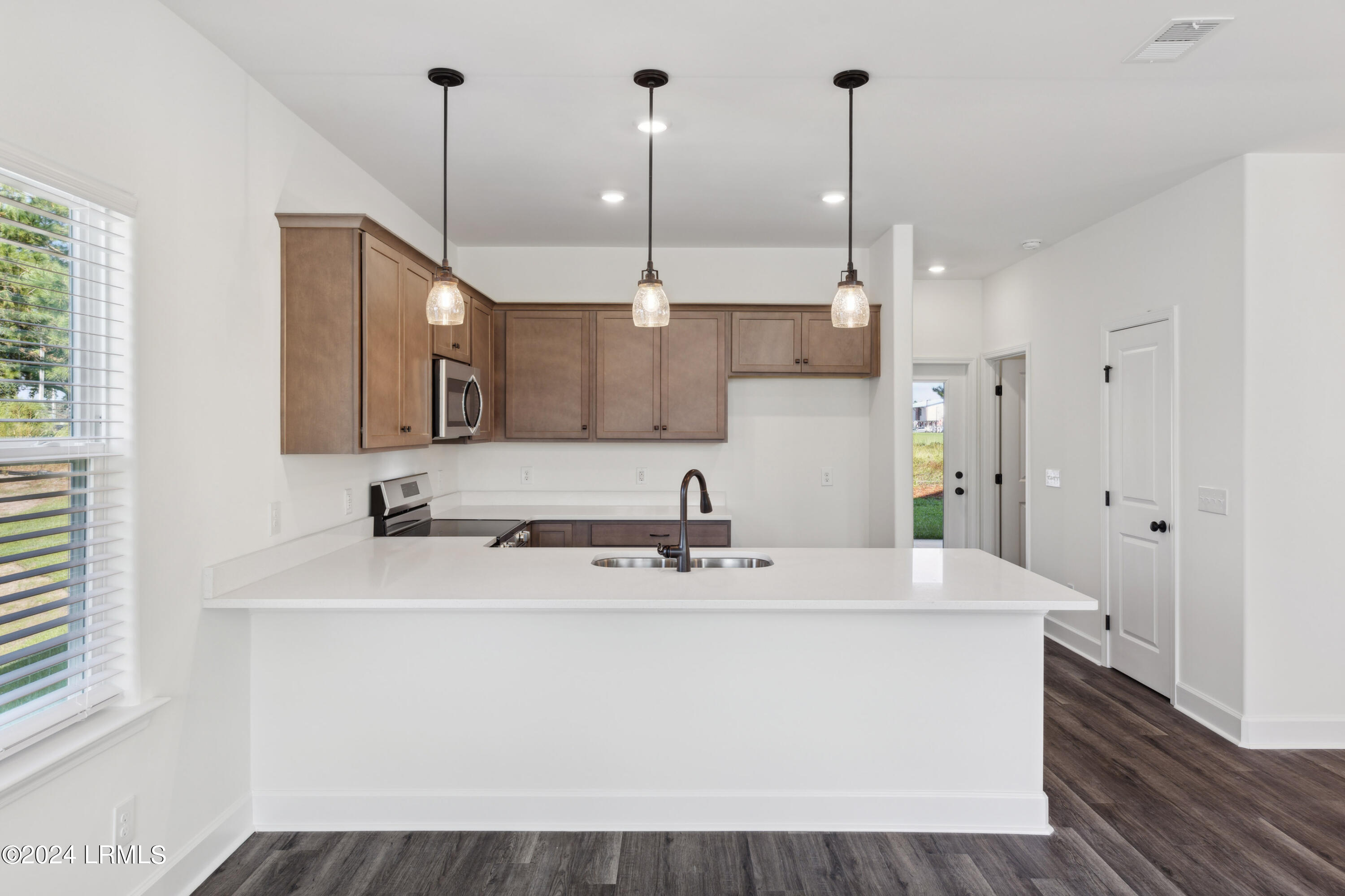 Ridgeland, South Carolina 29936, United States, 3 Bedrooms Bedrooms, ,3 BathroomsBathrooms,Residential,Pending,38540