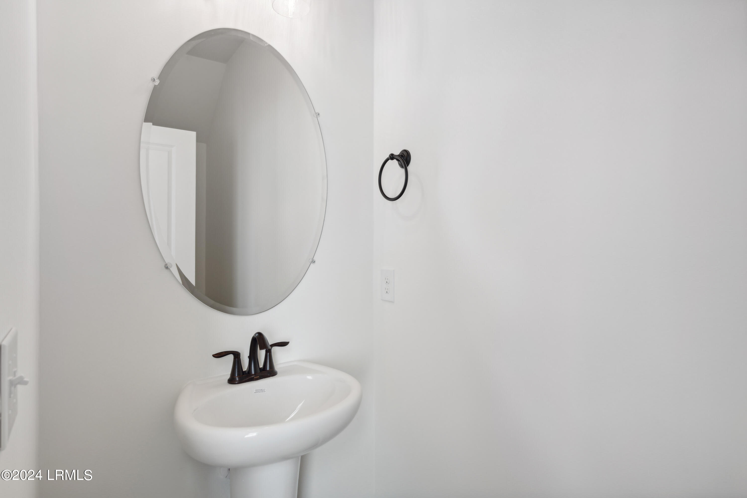 Ridgeland, South Carolina 29936, United States, 3 Bedrooms Bedrooms, ,3 BathroomsBathrooms,Residential,Pending,38540