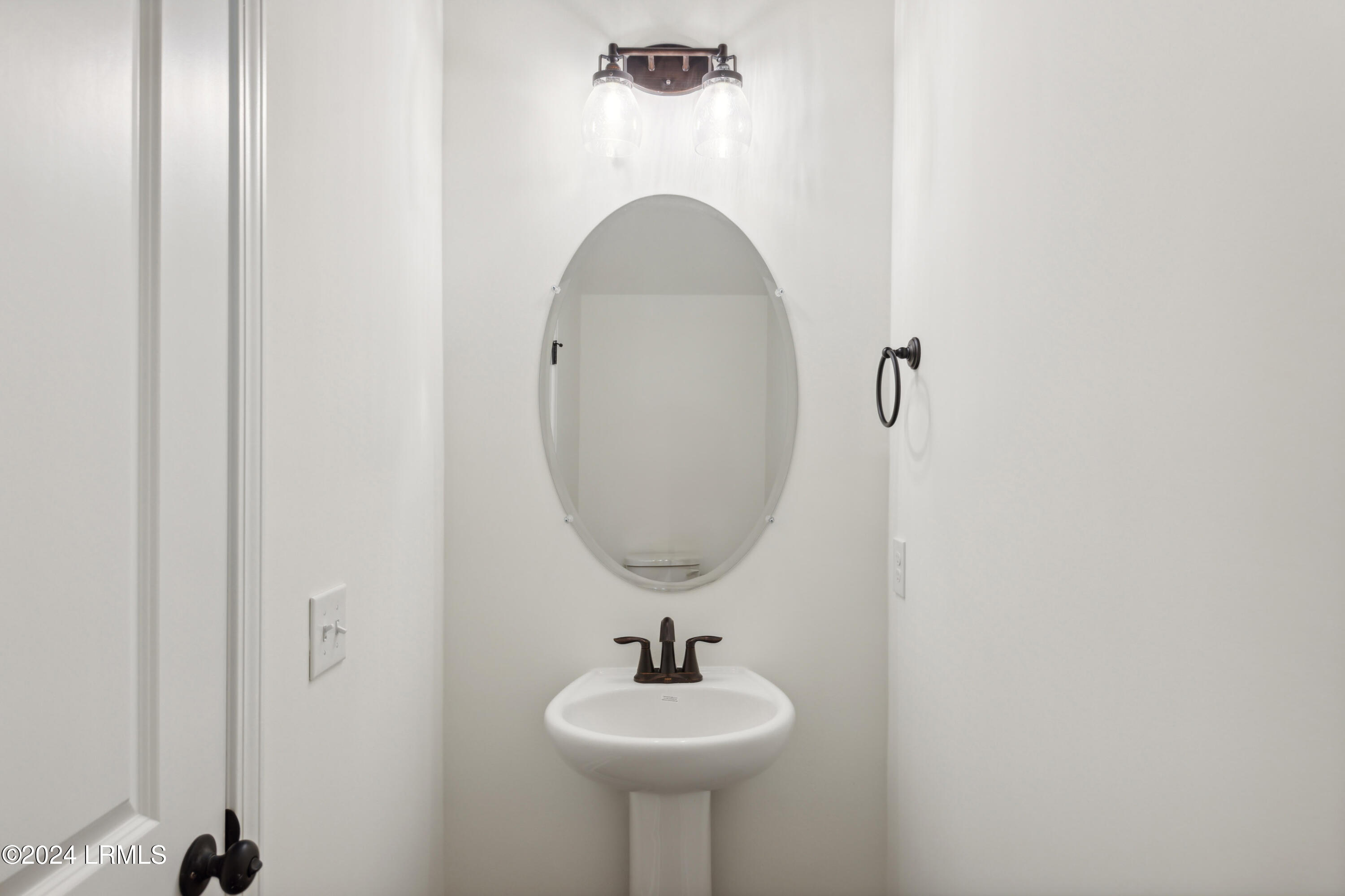 Ridgeland, South Carolina 29936, United States, 3 Bedrooms Bedrooms, ,3 BathroomsBathrooms,Residential,Pending,38540