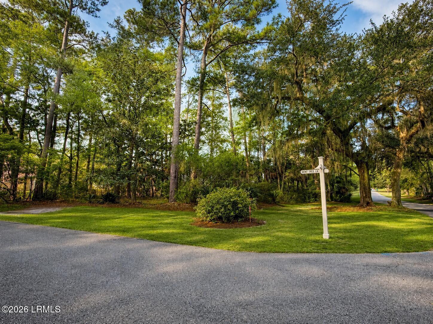 2 Bent Tree Lane