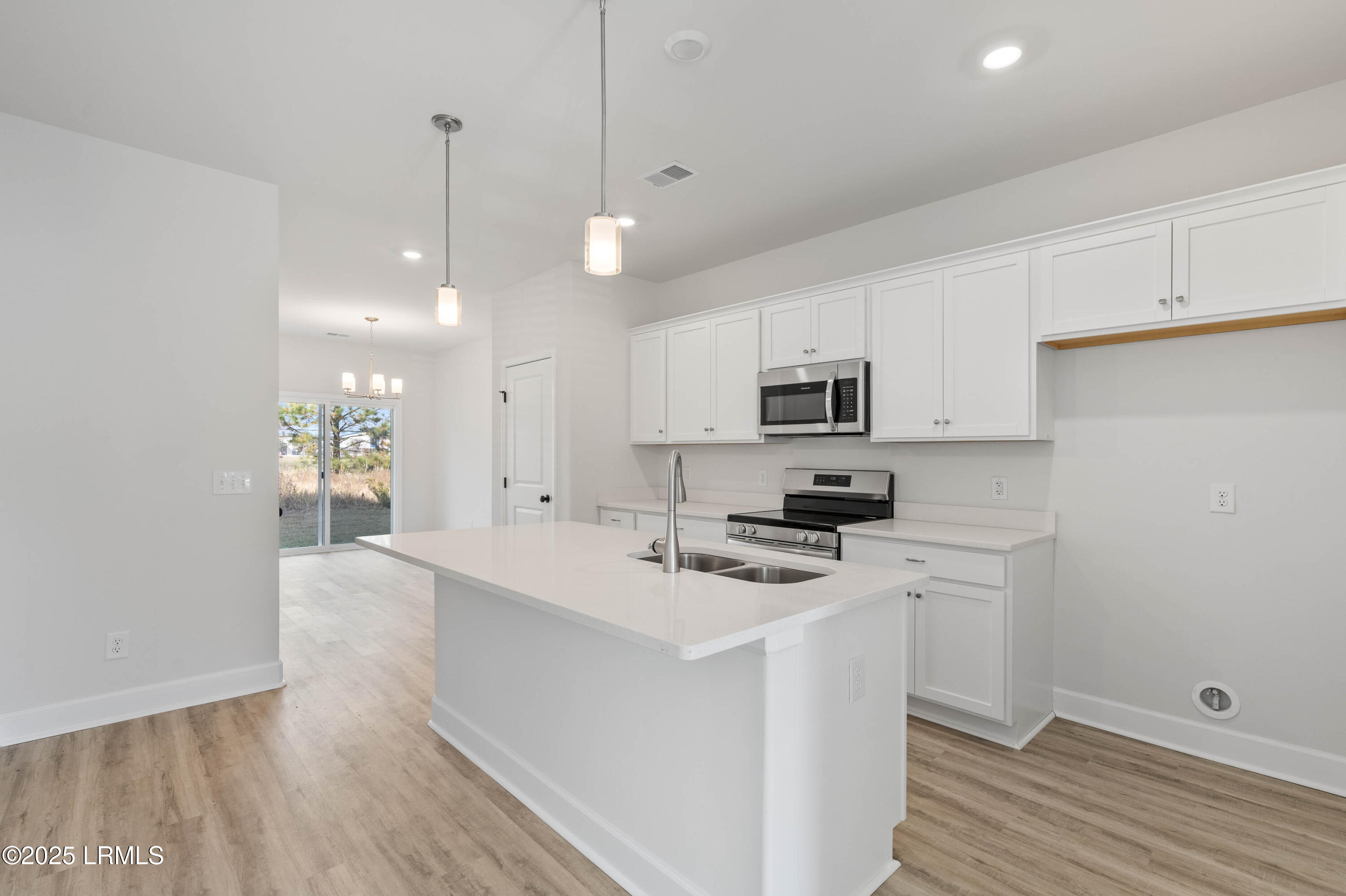 Ridgeland, South Carolina 29936, United States, 3 Bedrooms Bedrooms, ,3 BathroomsBathrooms,Residential,Active,38661