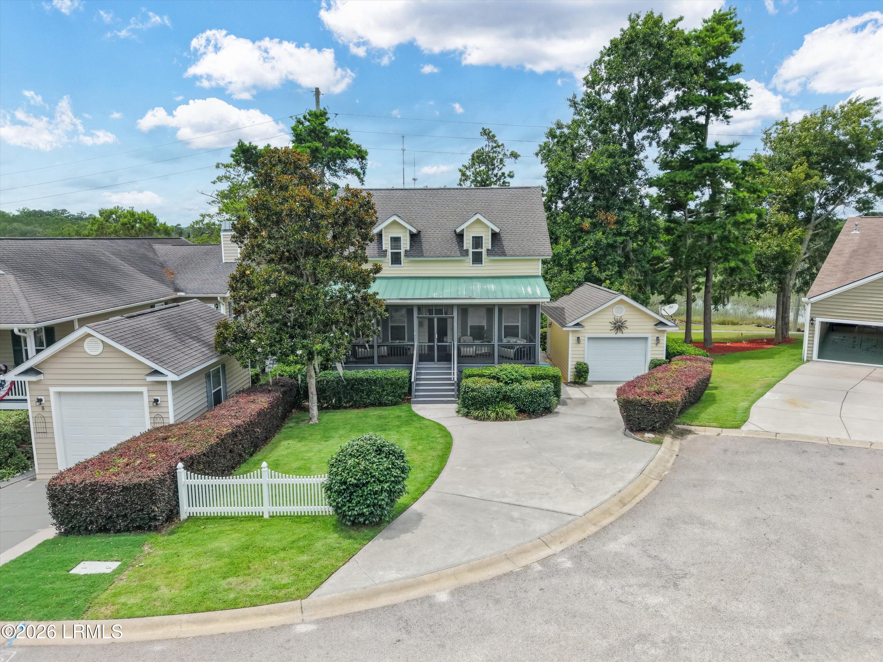 6 White Pond Boulevard