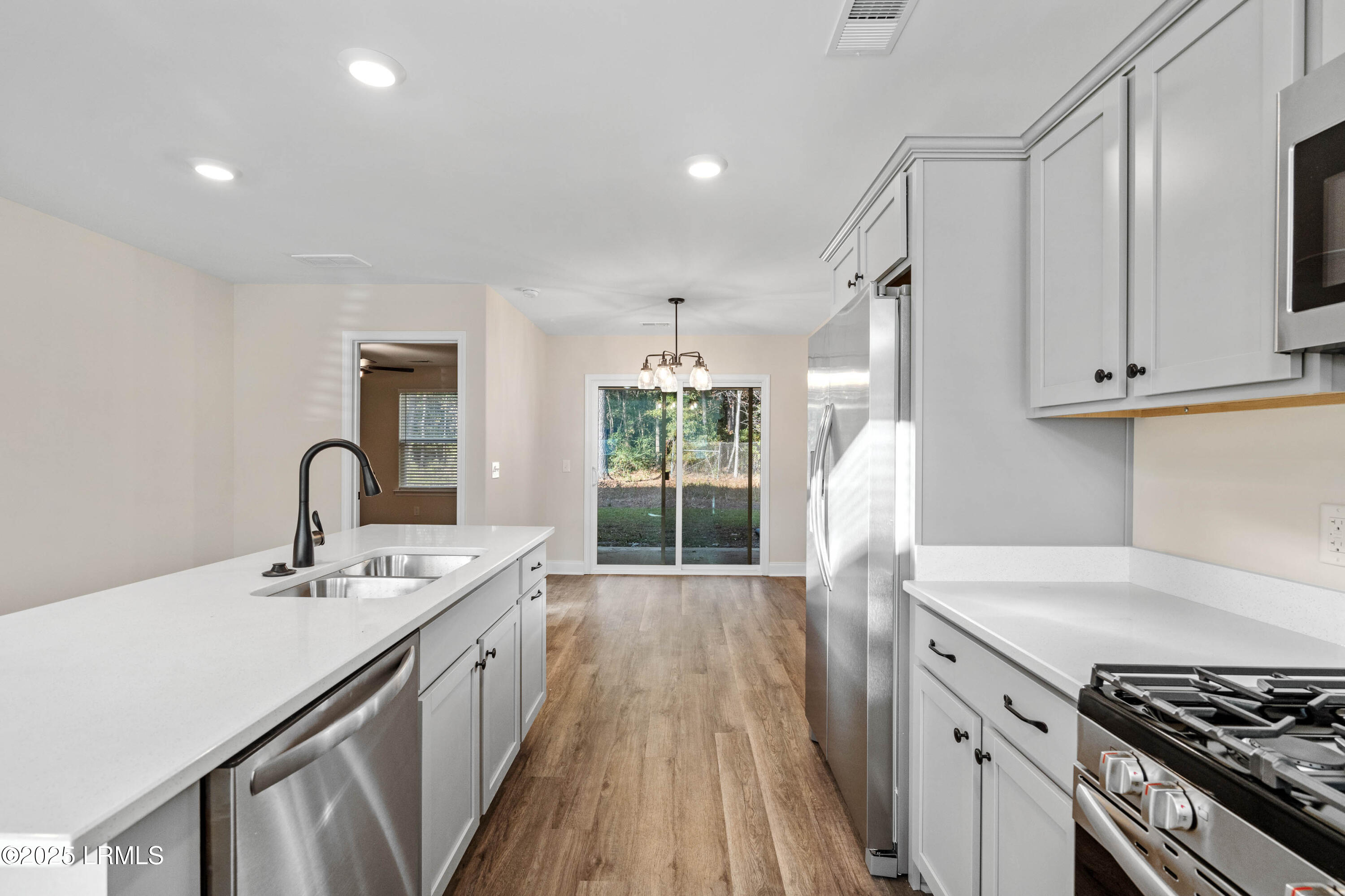 Hardeeville, South Carolina 29927, United States, 3 Bedrooms Bedrooms, ,3 BathroomsBathrooms,Residential,Active,77102