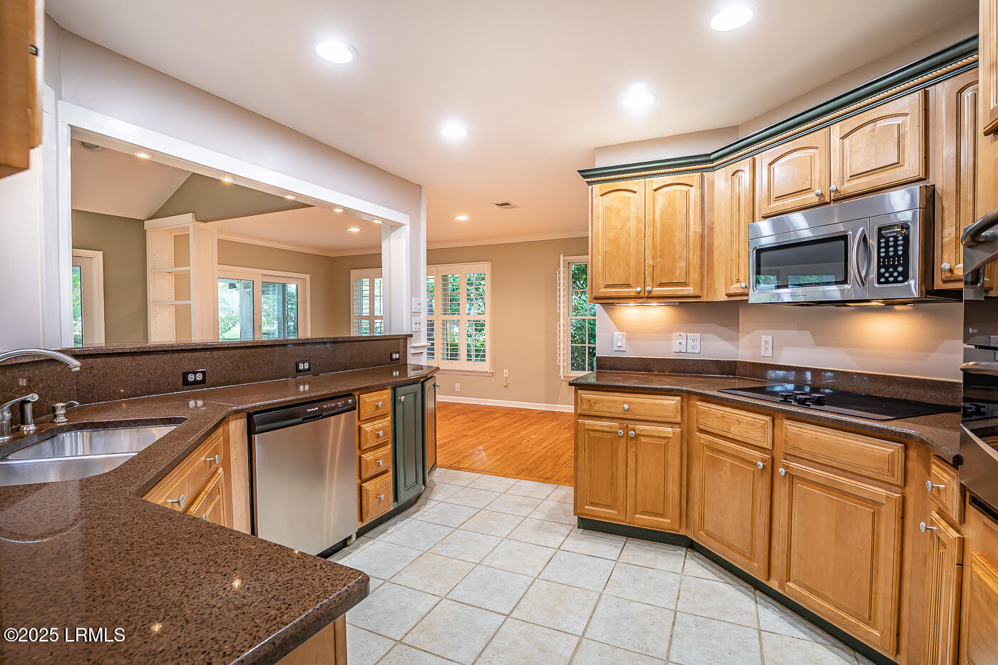 St. Helena Island, South Carolina 29920, United States, 3 Bedrooms Bedrooms, ,2 BathroomsBathrooms,Residential,Active,165607