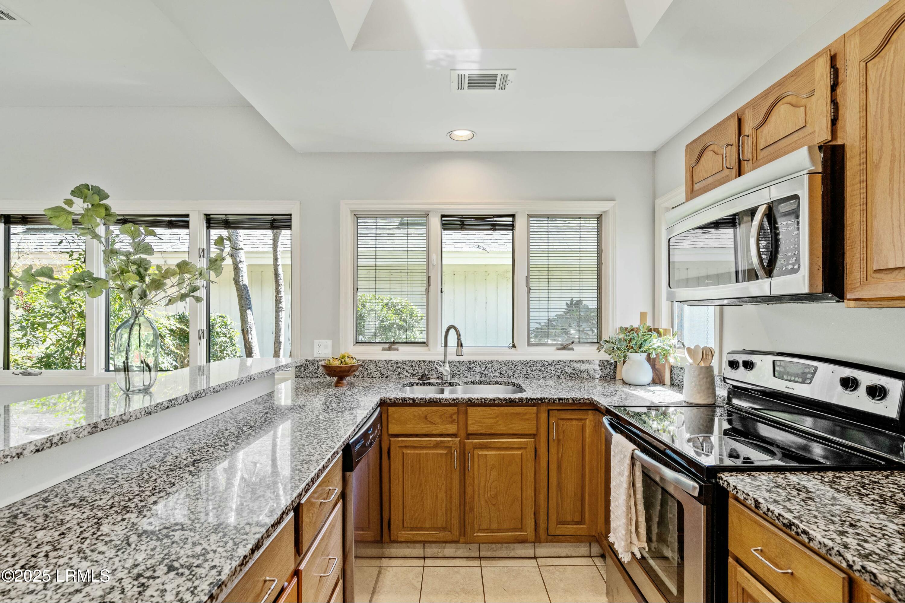 St. Helena Island, South Carolina 29920, United States, 3 Bedrooms Bedrooms, ,3 BathroomsBathrooms,Residential,Active,96592