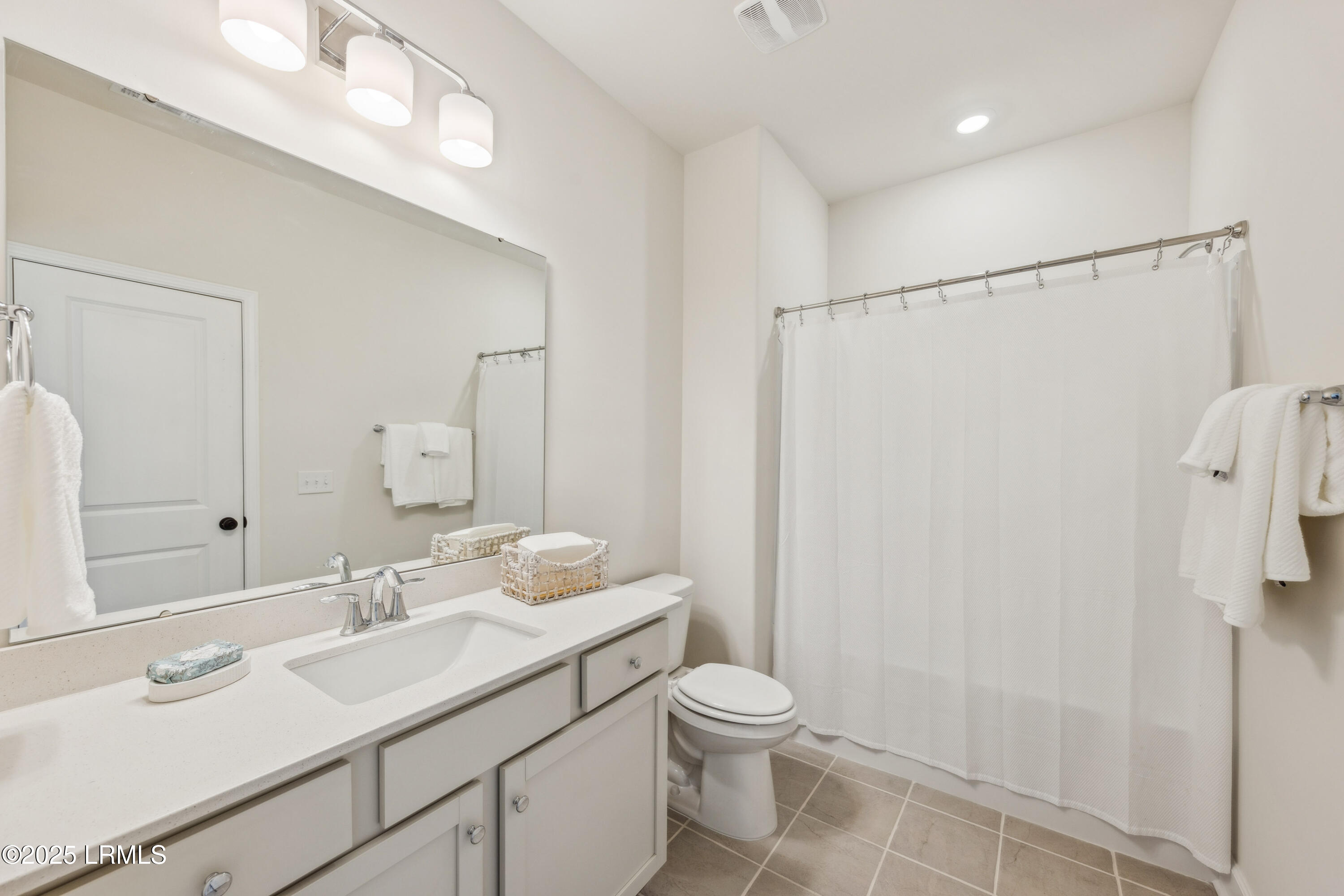 Ridgeland, South Carolina 29936, United States, 3 Bedrooms Bedrooms, ,3 BathroomsBathrooms,Residential,Active,38656