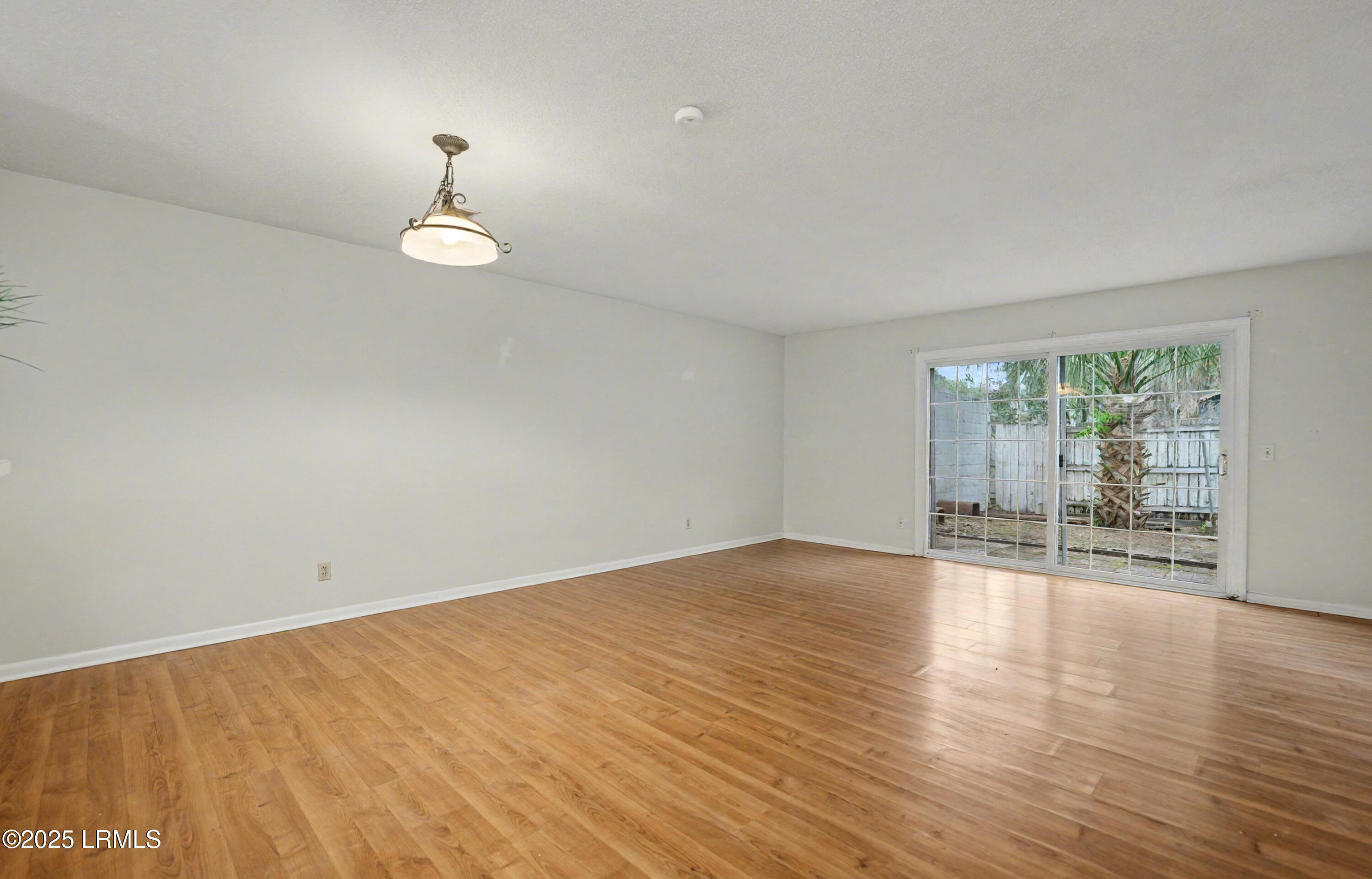 Beaufort, South Carolina 29902, United States, 2 Bedrooms Bedrooms, ,2 BathroomsBathrooms,Residential,Pending,251306