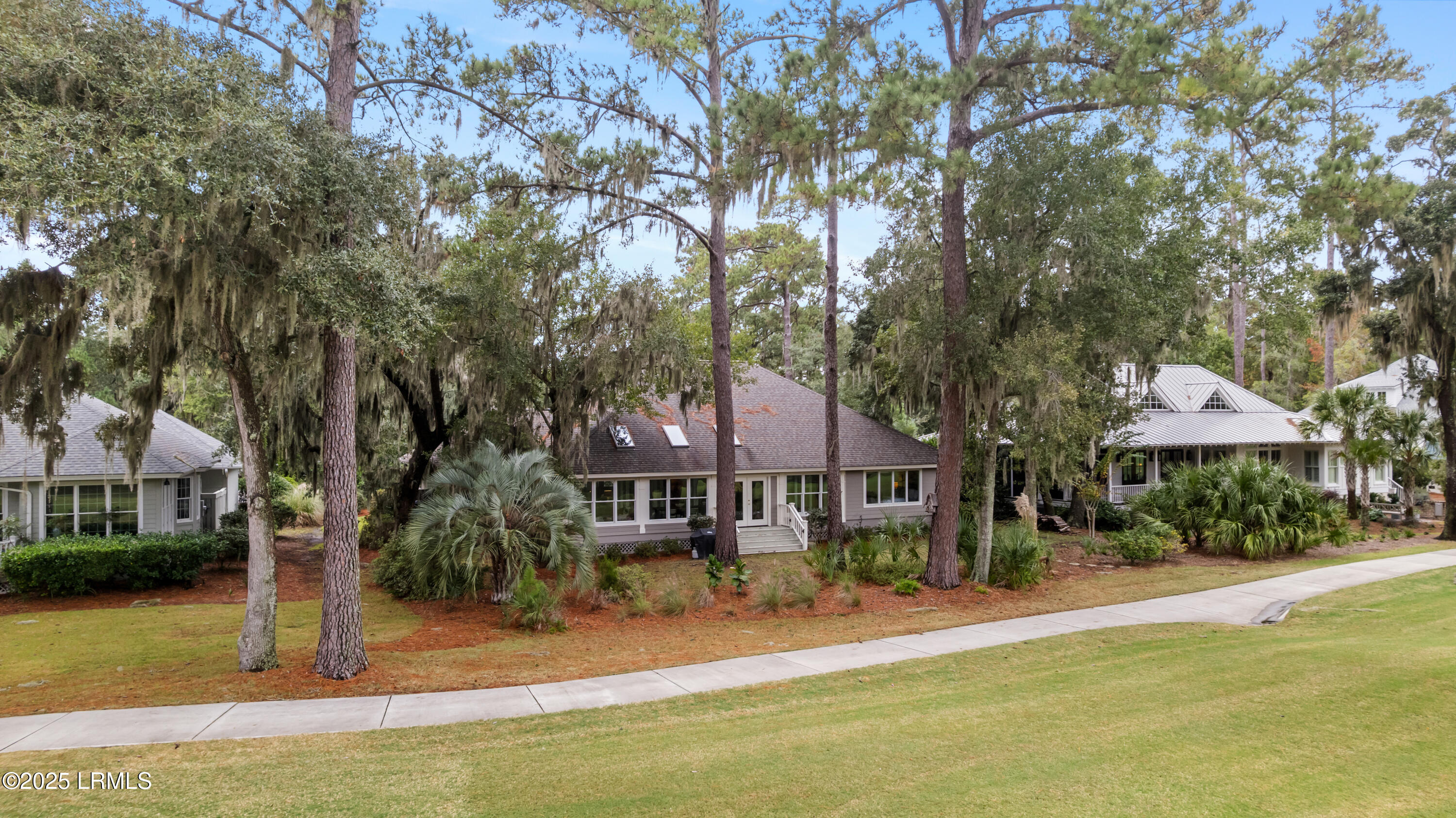 St. Helena Island, South Carolina 29920, United States, 3 Bedrooms Bedrooms, ,3 BathroomsBathrooms,Residential,Pending,223207