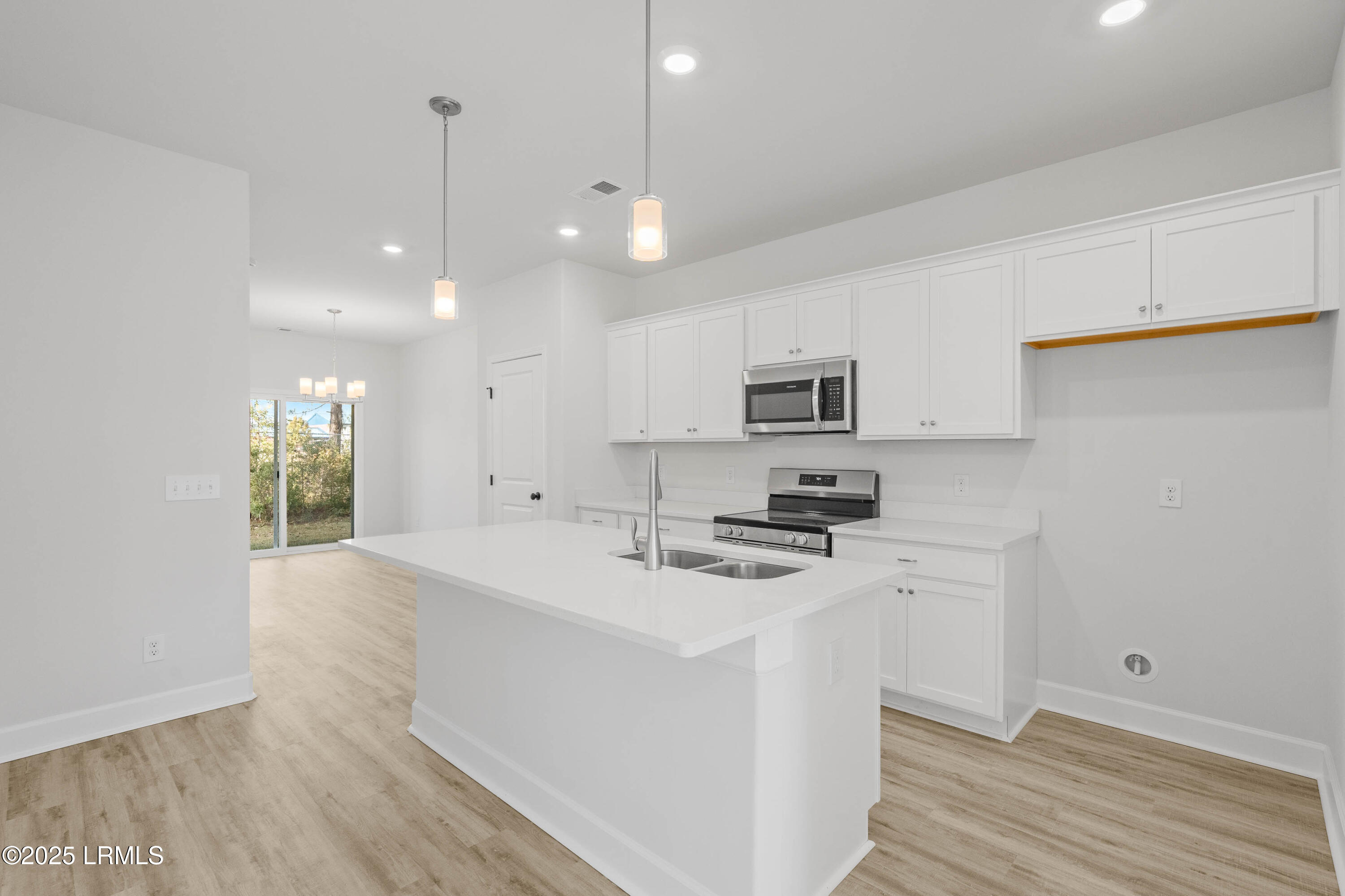 Ridgeland, South Carolina 29936, United States, 3 Bedrooms Bedrooms, ,3 BathroomsBathrooms,Residential,Active,212748