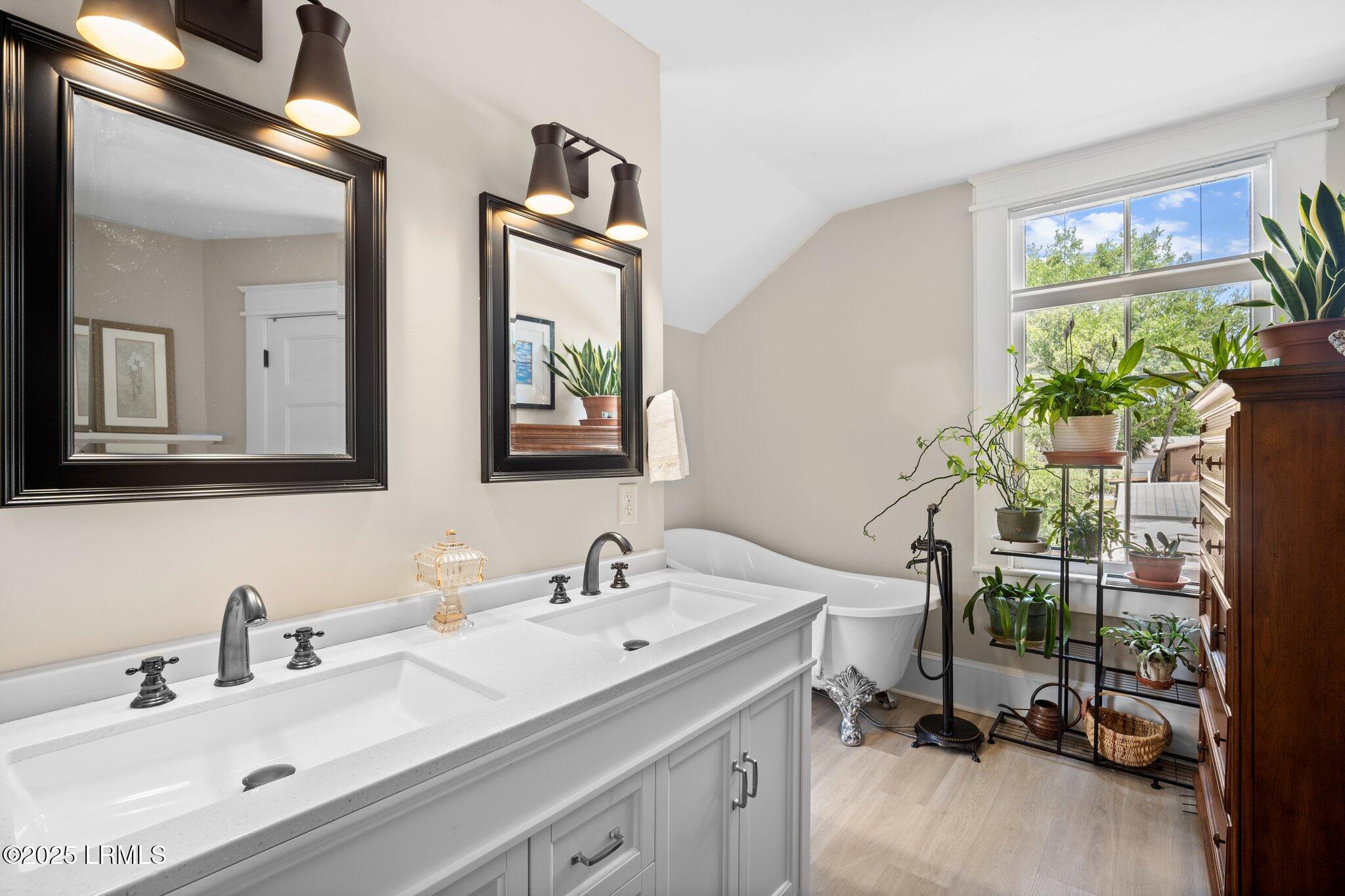 Beaufort, South Carolina 29902, United States, 4 Bedrooms Bedrooms, ,4 BathroomsBathrooms,Residential,Active,145278