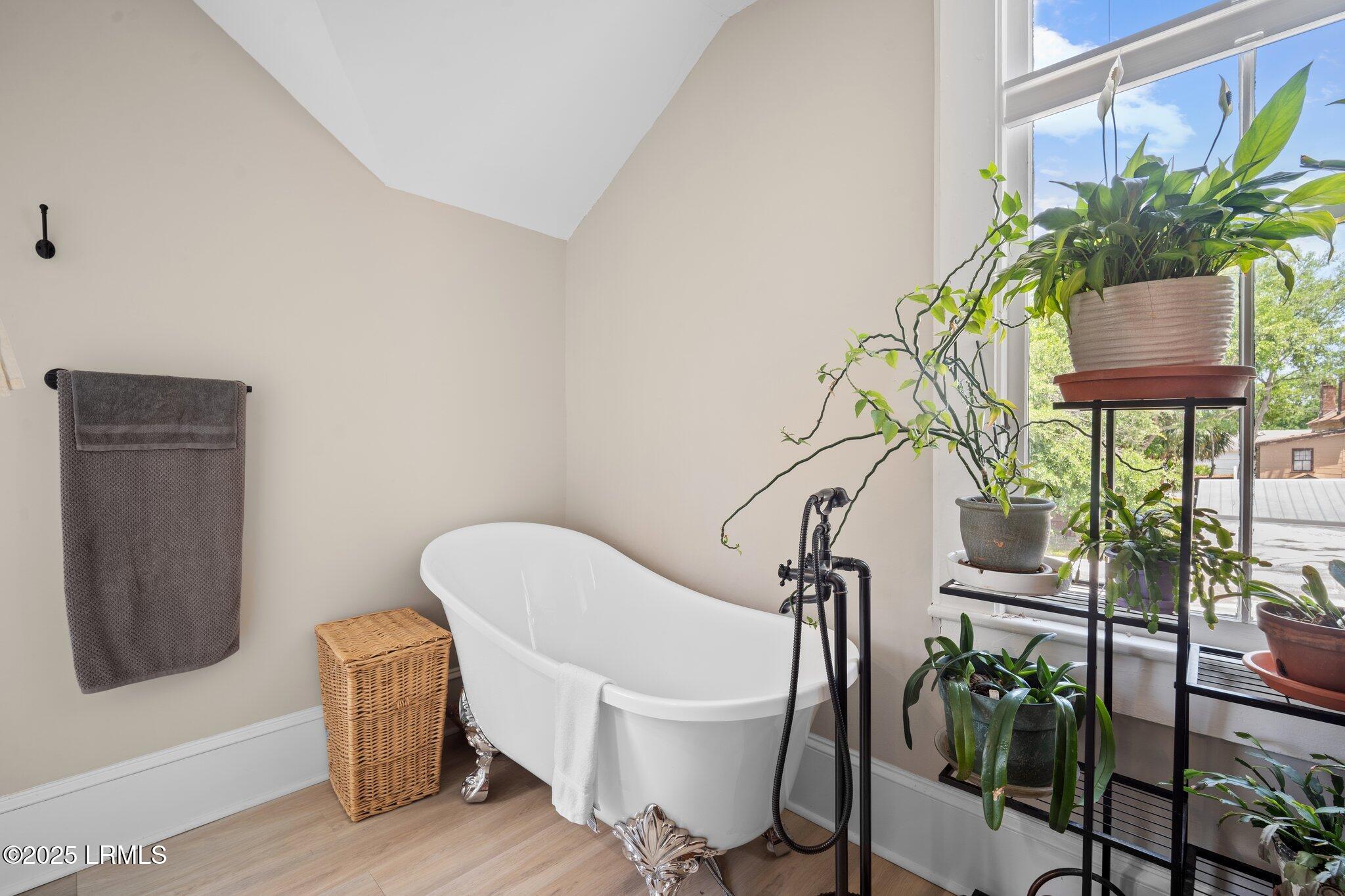 Beaufort, South Carolina 29902, United States, 4 Bedrooms Bedrooms, ,4 BathroomsBathrooms,Residential,Active,145278