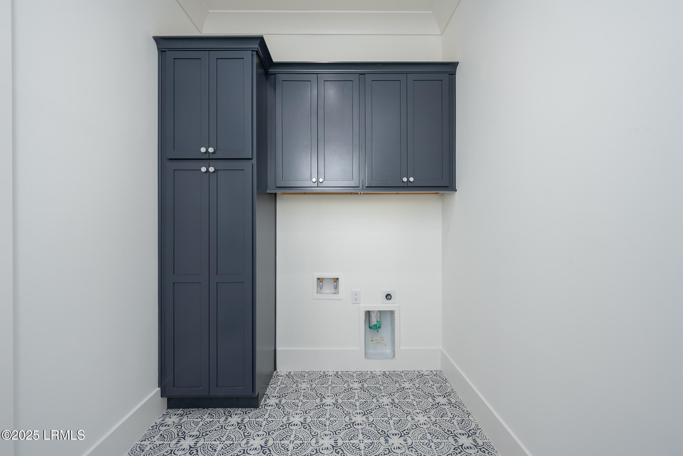 Beaufort, South Carolina 29907, United States, 4 Bedrooms Bedrooms, ,4 BathroomsBathrooms,Residential,Active,55479