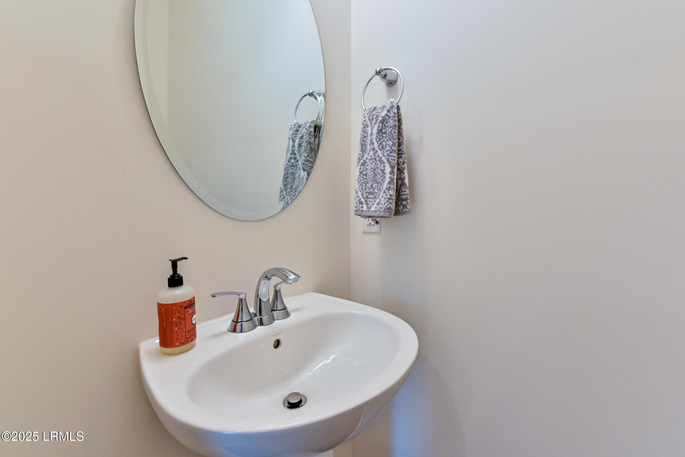 Bluffton, South Carolina 29910, United States, 4 Bedrooms Bedrooms, ,3 BathroomsBathrooms,Residential,Active,6565