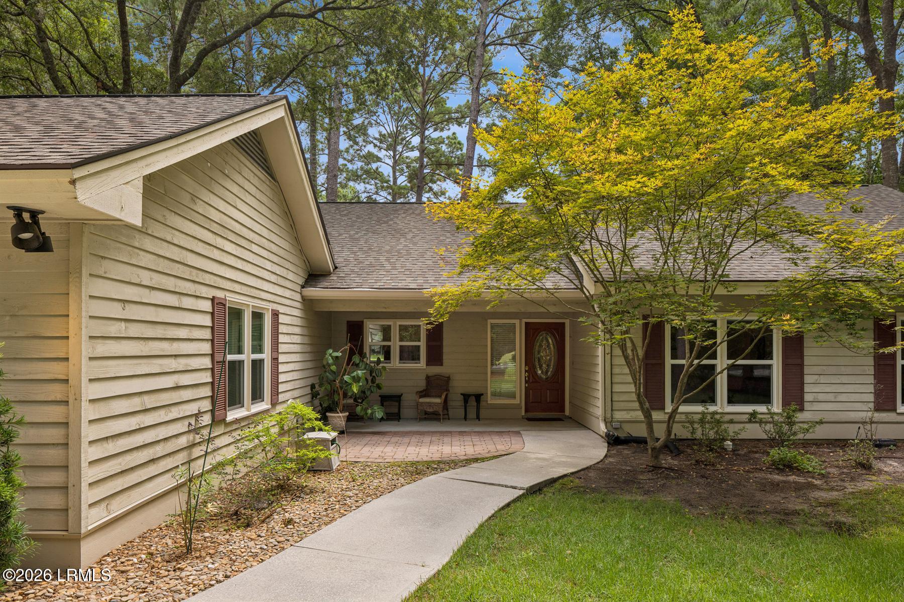 228 White Oaks Circle